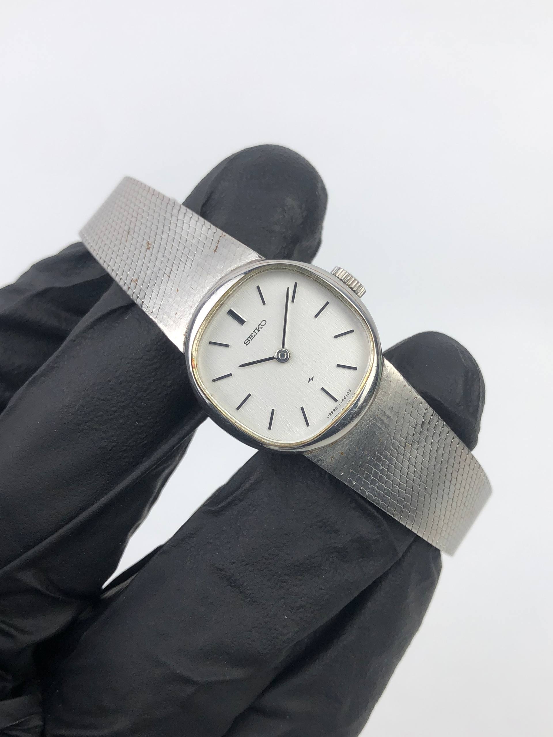 VINTAGE SEIKO LADIES SILVER LINEN DIAL STAINLESS STEEL MESH BRACELET - Gambar 4