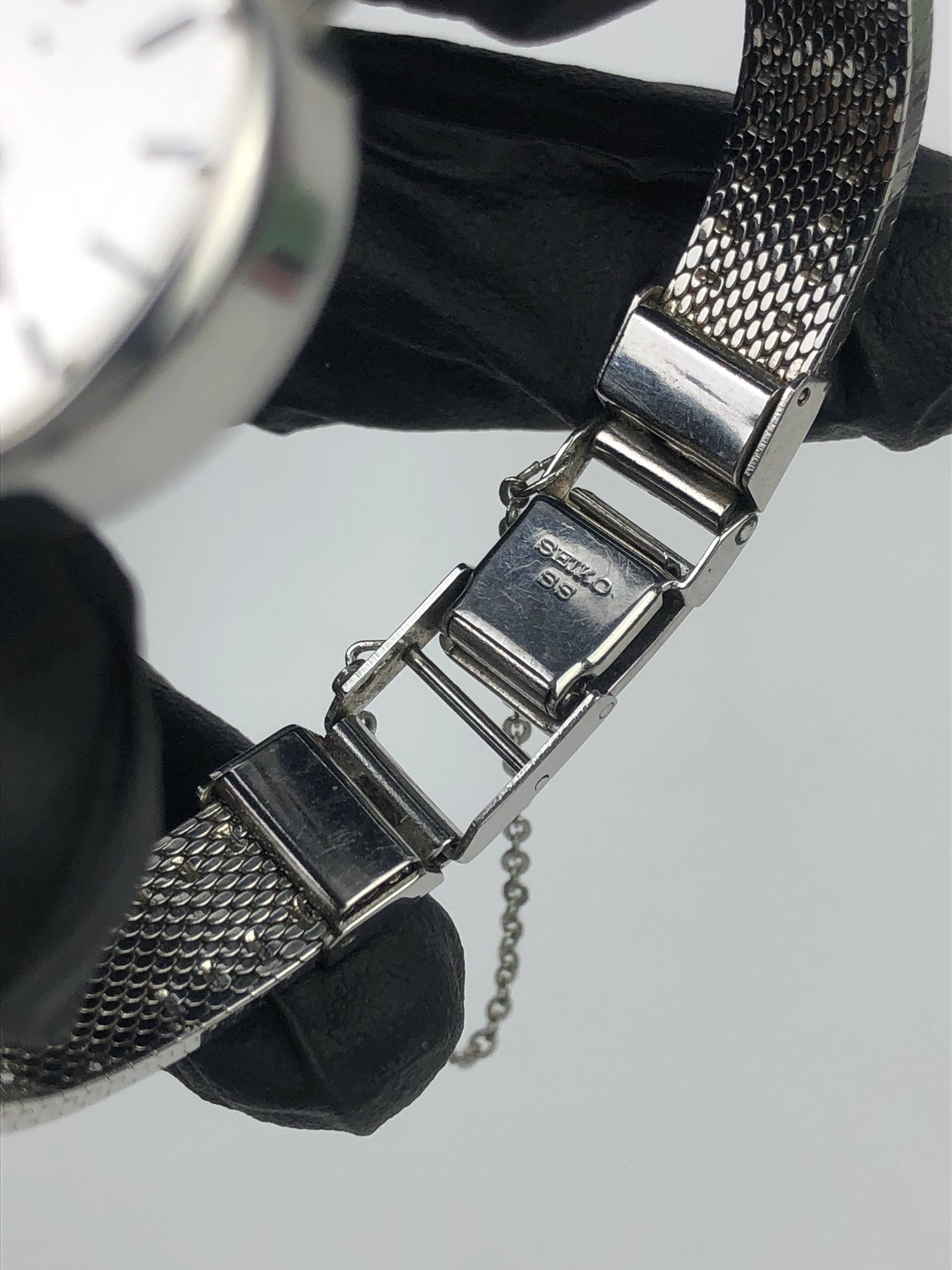 VINTAGE SEIKO LADIES SILVER LINEN DIAL STAINLESS STEEL MESH BRACELET - Gambar 7