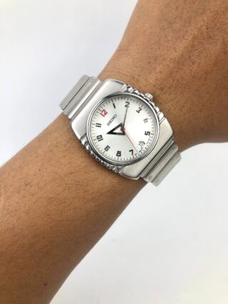 RARE SEIKO CAL. 7N32-0B20 RETRO FUTURISTIC WHITE DIAL INTEGRATED SPORTS WATCH