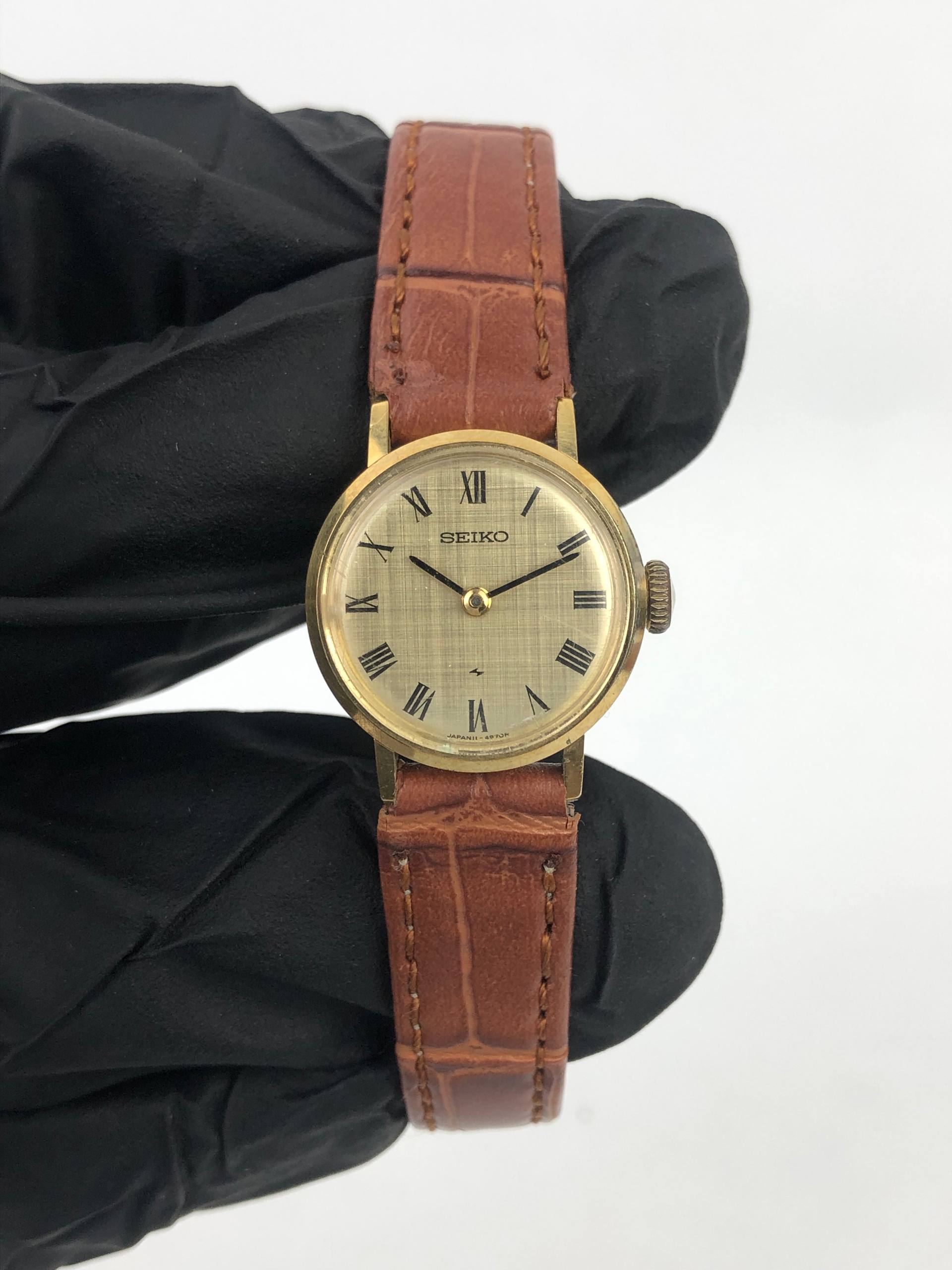SEIKO 11-1290 GOLD LINEN DIAL ROMAN NUMERAL LADIES DRESS WATCH - Gambar 2