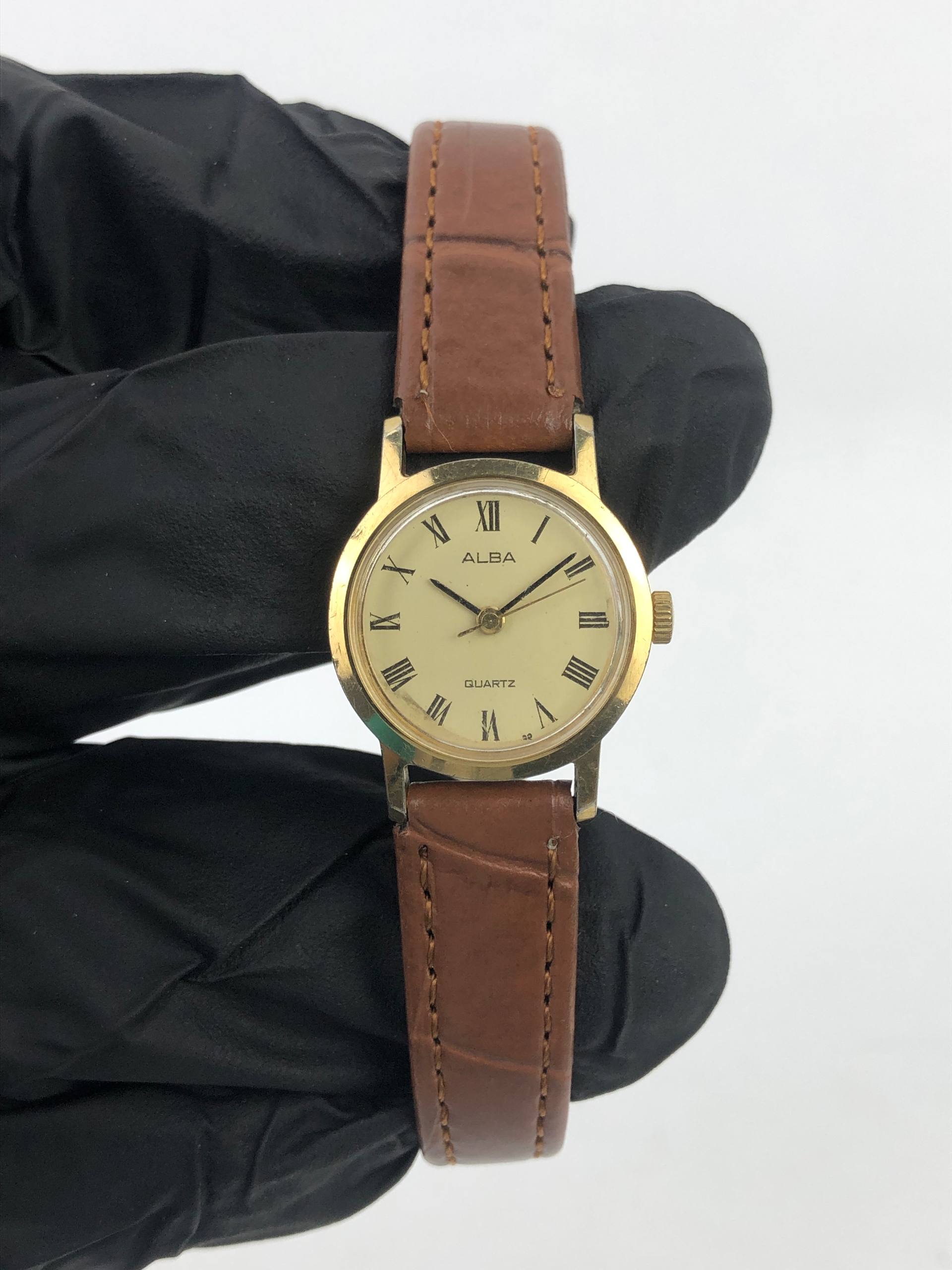 ALBA QUARTZ GOLD DIAL ROMAN NUMERAL LADIES DRESS WATCH - Gambar 2