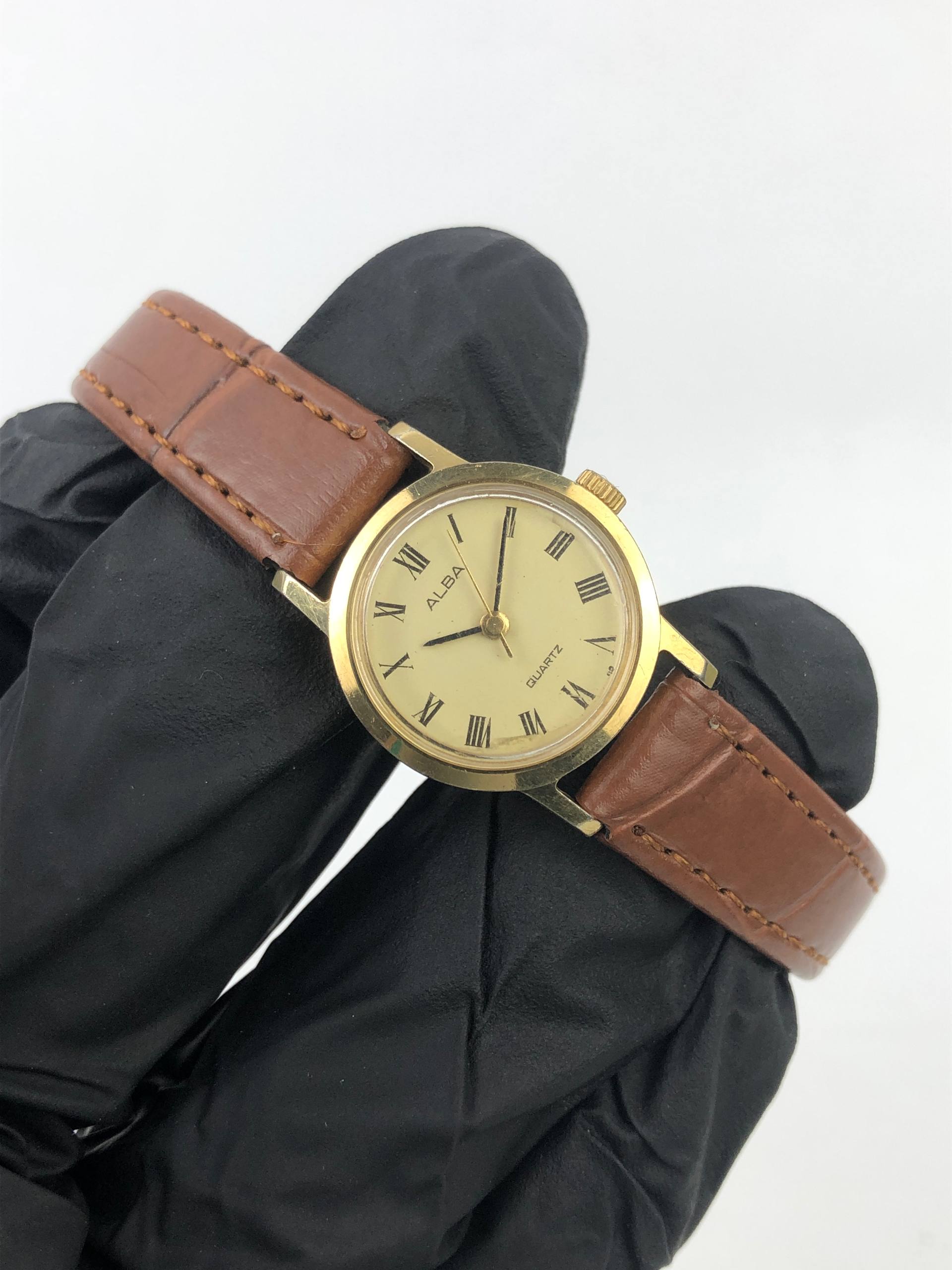 ALBA QUARTZ GOLD DIAL ROMAN NUMERAL LADIES DRESS WATCH - Gambar 4