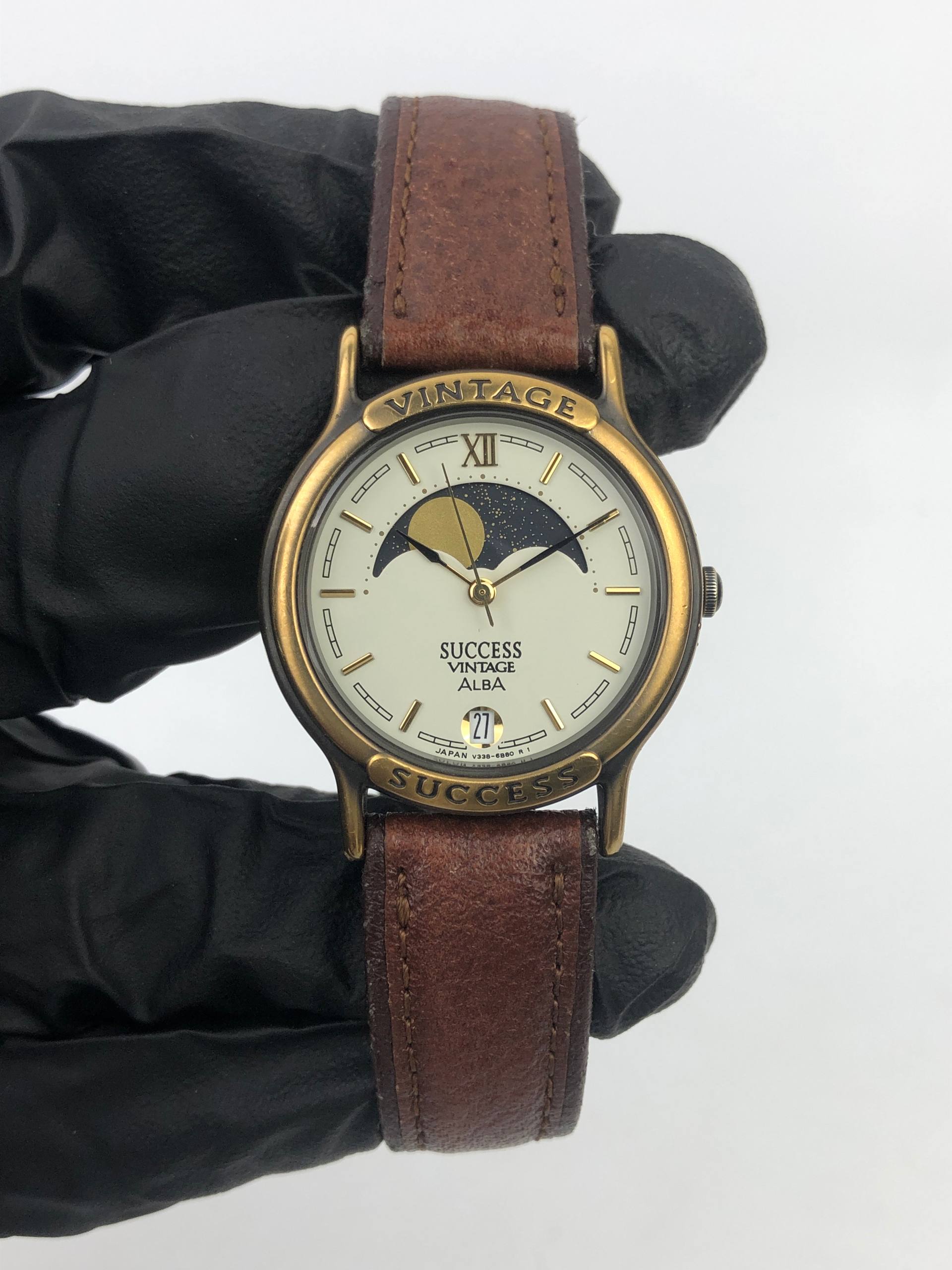 ALBA SUCCESS VINTAGE MOON PHASE QUARTZ IVORY DIAL - Gambar 2