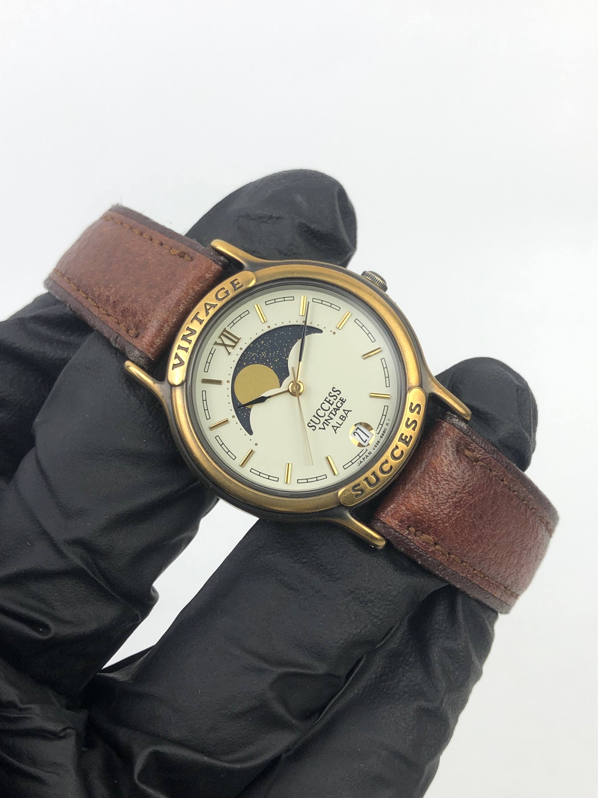 ALBA SUCCESS VINTAGE MOON PHASE QUARTZ IVORY DIAL - Gambar 3