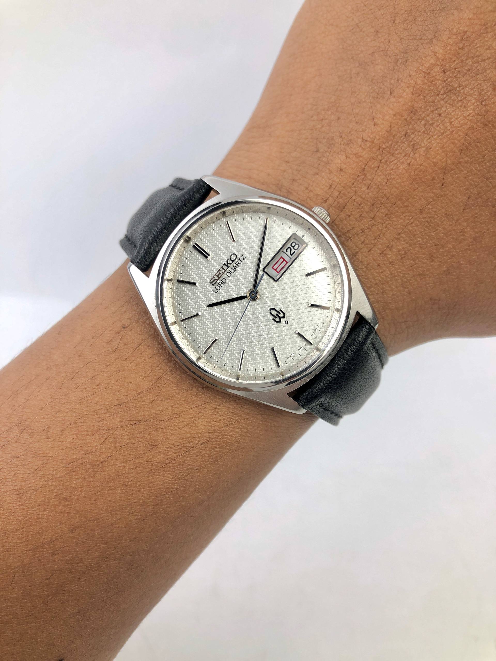 SEIKO LORD QUARTZ 7853-8000 JDM HIGH ACCURACY QUARTZ SILVER LINEN DIAL