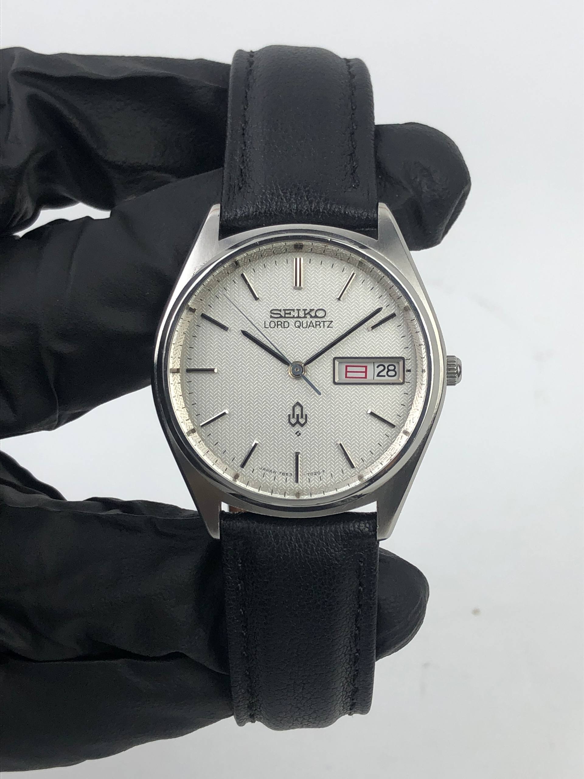 SEIKO LORD QUARTZ 7853-8000 JDM HIGH ACCURACY QUARTZ SILVER LINEN DIAL - Gambar 2