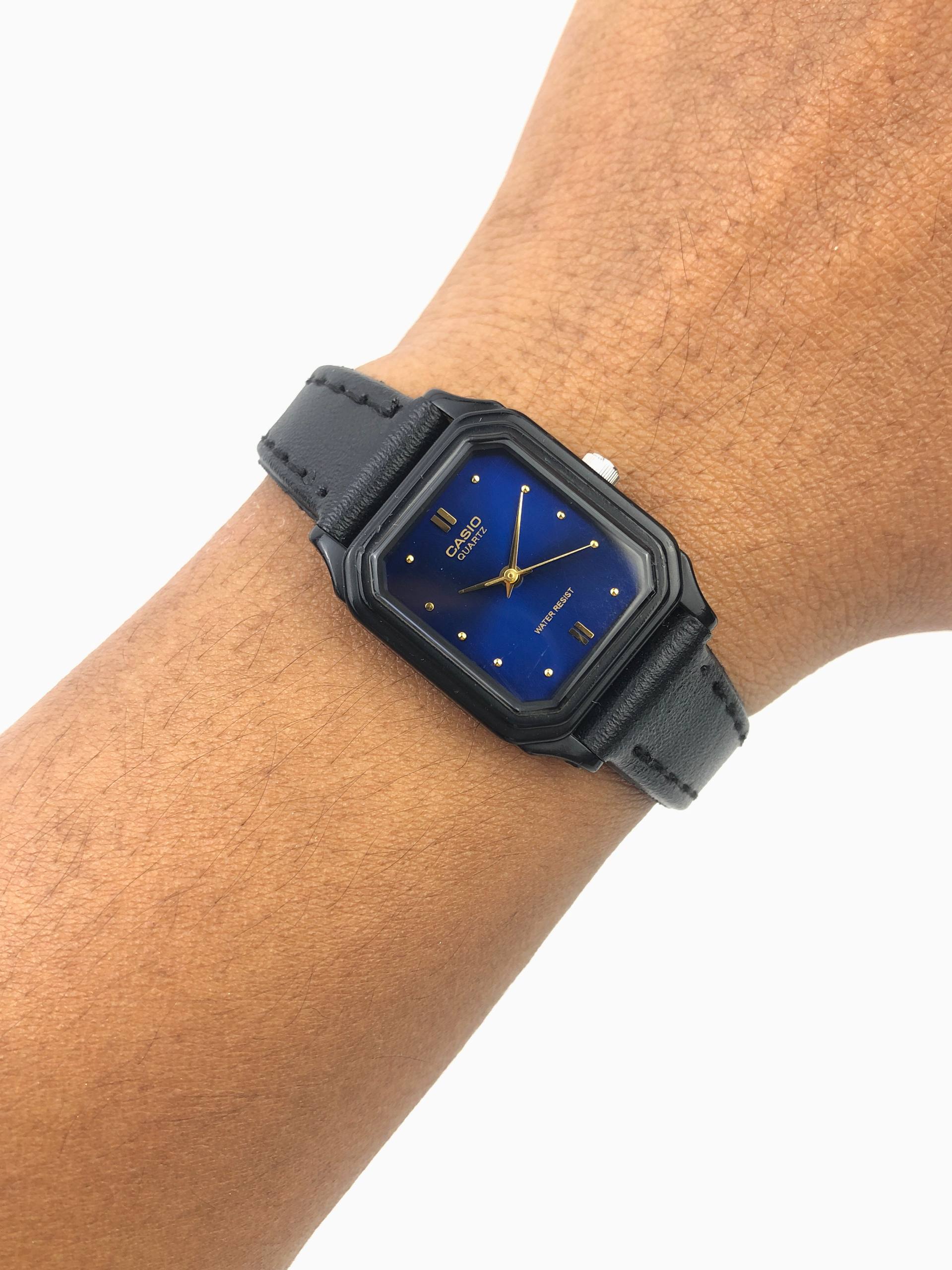 CASIO LQ-142 BLUE SUNBURST DIAL QUARTZ WATER RESIST ORIGINAL JAPAN WATCH