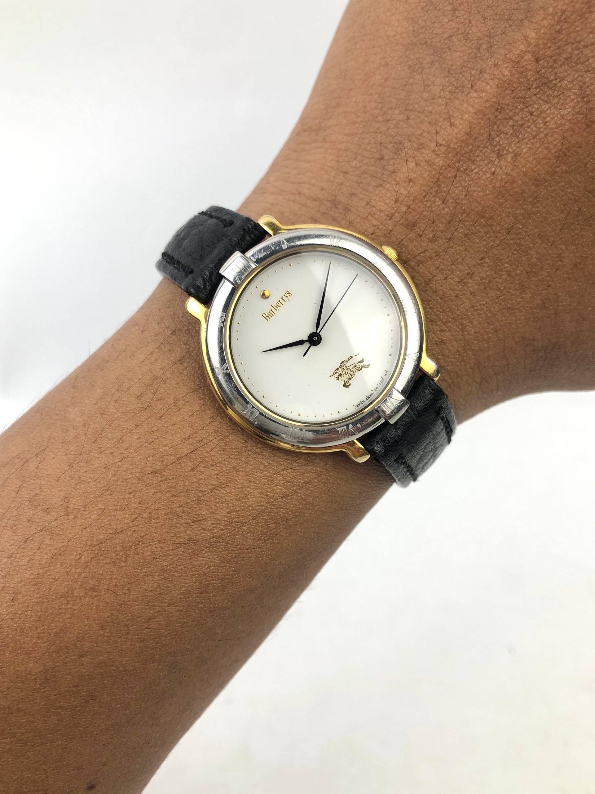 BURBERRYS CLASSIC ROUND BLACK STRAP WHITE DIAL
