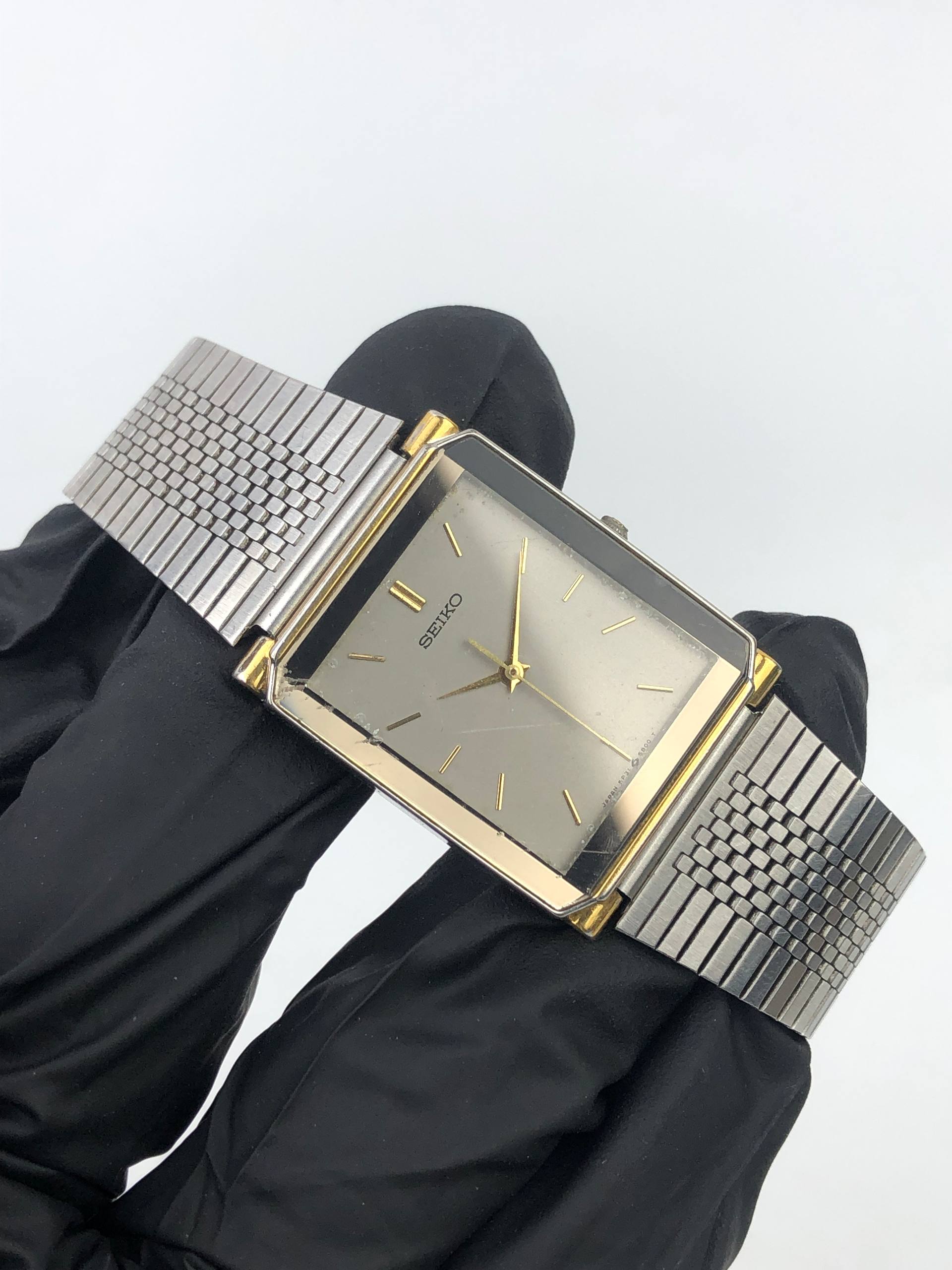 SEIKO QUARTZ 5P31-5A90 TANK TWO TONE JAPAN - Gambar 4