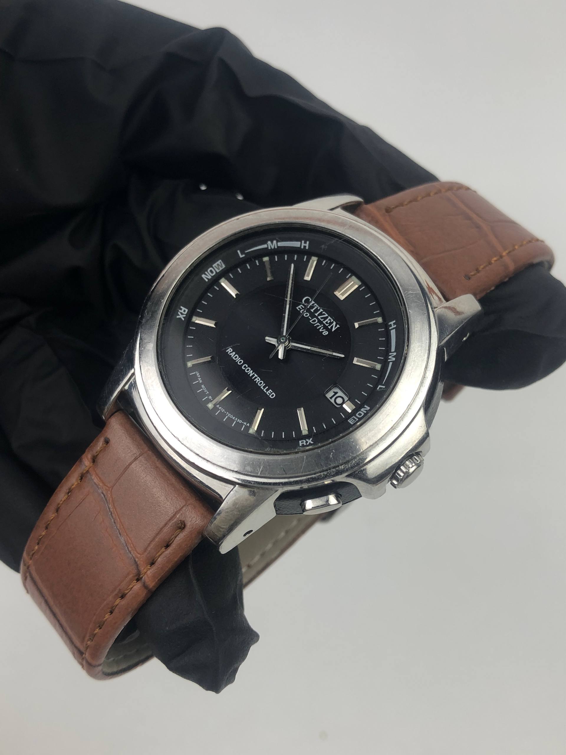 CITIZEN ECO DRIVE A-412 RADIO CONTROLLED JAPAN BLACK DIAL - Gambar 3
