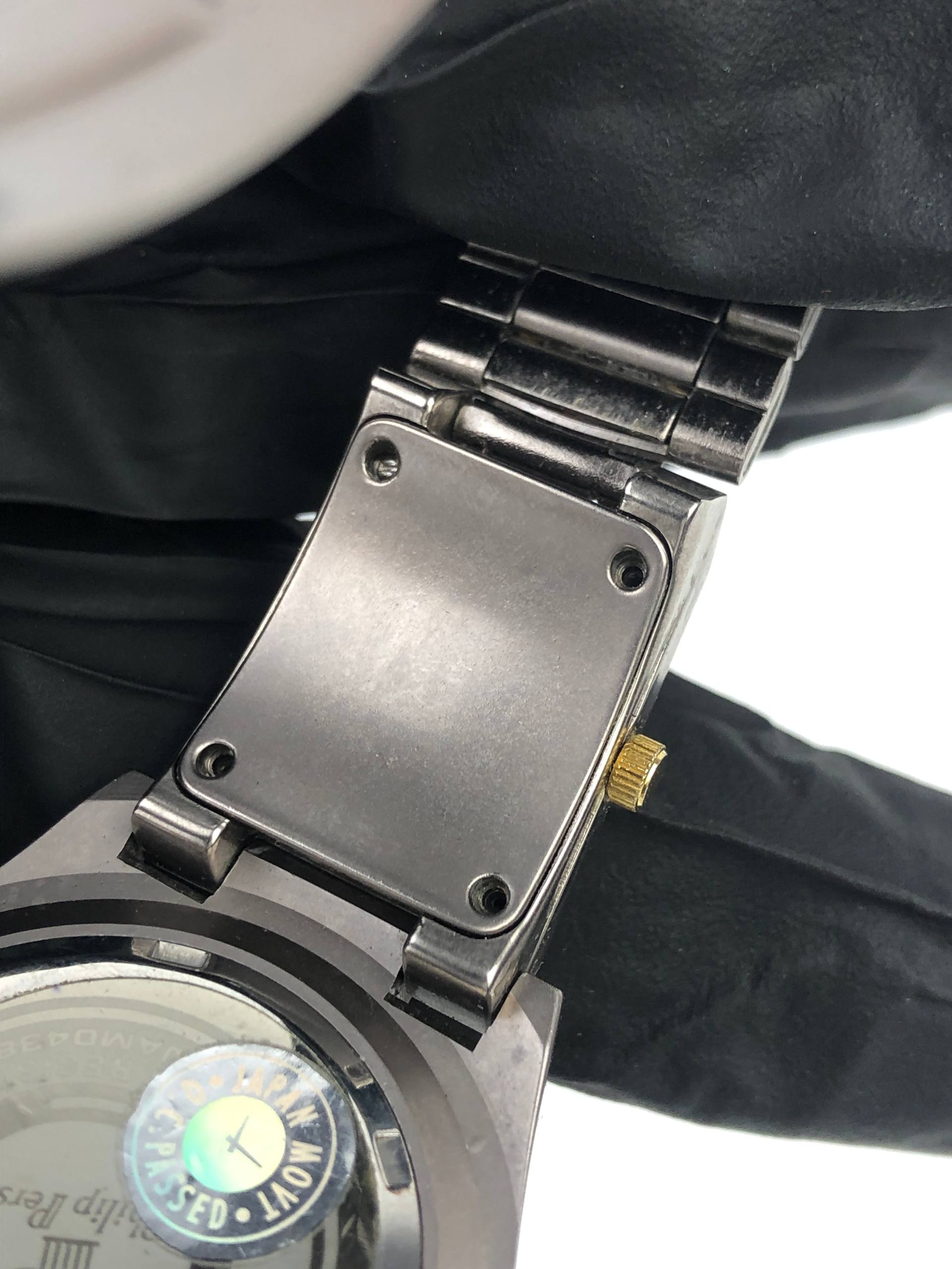 PHILIP PERSIO DUAL TIME JAPAN QUARTZ SILVER GUILLOCHÉ DIAL TWO TONE - Gambar 9