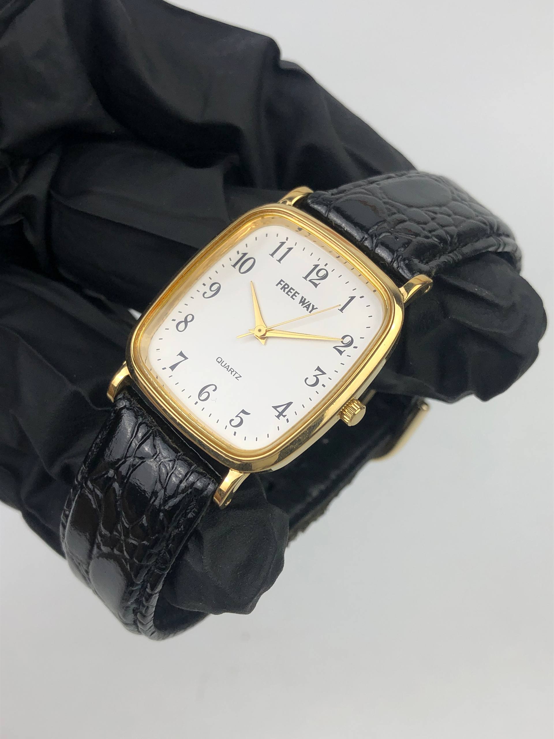 FREE WAY QUARTZ CLASSIC RECTANGULAR GOLD TONE WHITE DIAL DRESS WATCH - Gambar 3