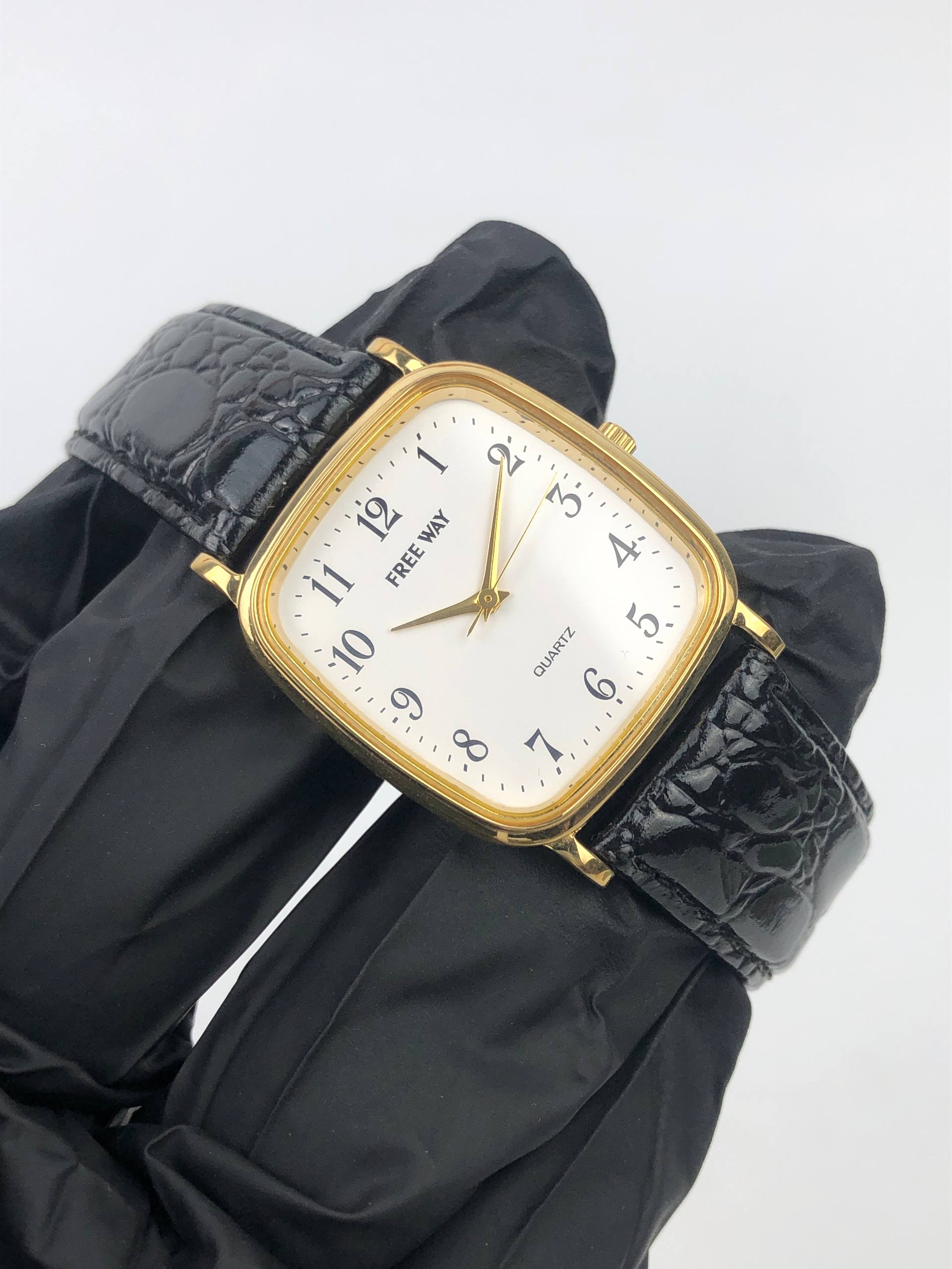 FREE WAY QUARTZ CLASSIC RECTANGULAR GOLD TONE WHITE DIAL DRESS WATCH - Gambar 4