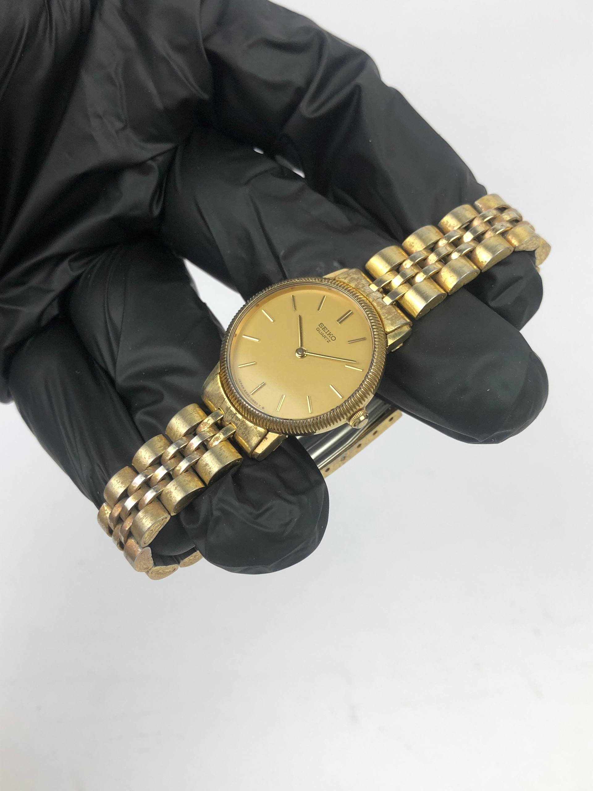 SEIKO QUARTZ LADY FLUTED BEZEL GOLD TONE CASE - Gambar 3