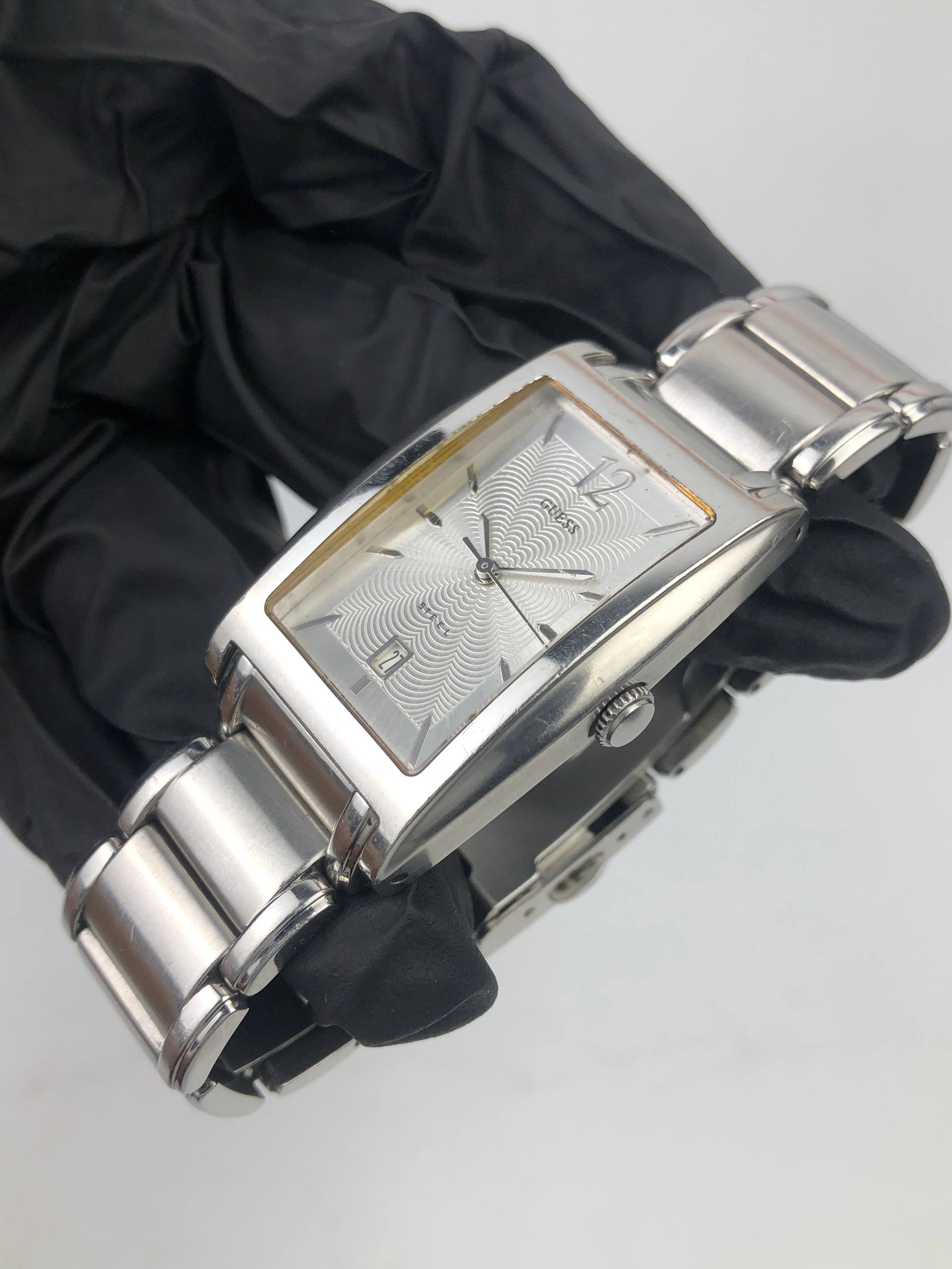 GUESS RECTANGULAR DRESS WATCH MAN - Gambar 3