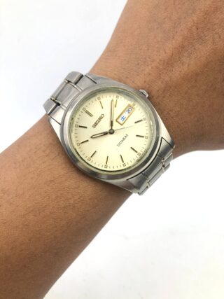 SEIKO SPIRIT CAL 7N43 ANALOG TITANIUM DAYDATE