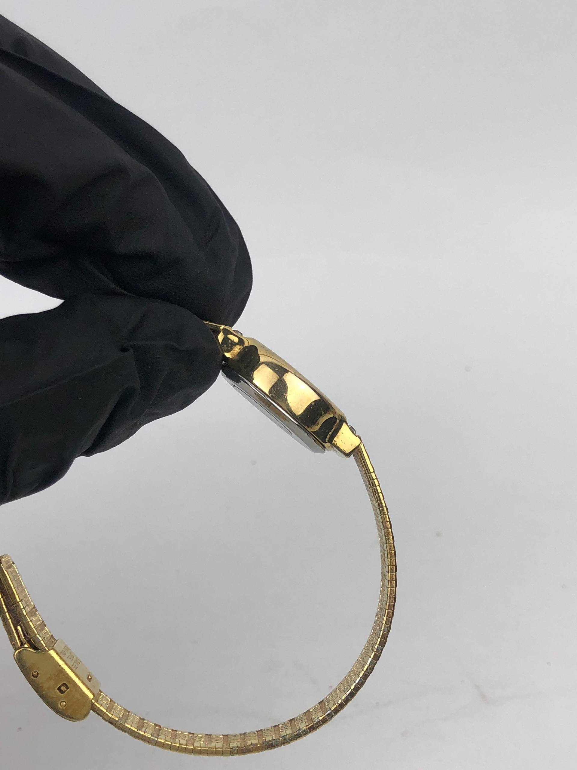PIERE CARDIN BANGLE LADIES GOLD TONE - Gambar 6