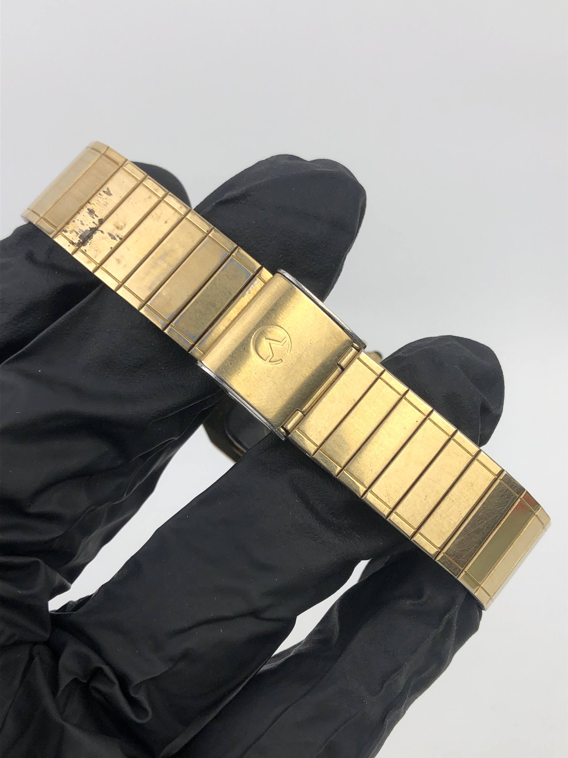 AUREOLE SWISSWATCH SQUARE ALL GOLD QUARTZ - Gambar 8