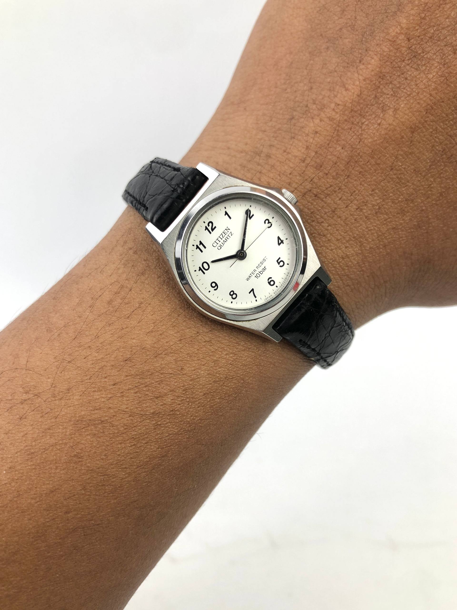 CITIZEN QUARTZ C SHAPE CASE LADIES 6031-G08415