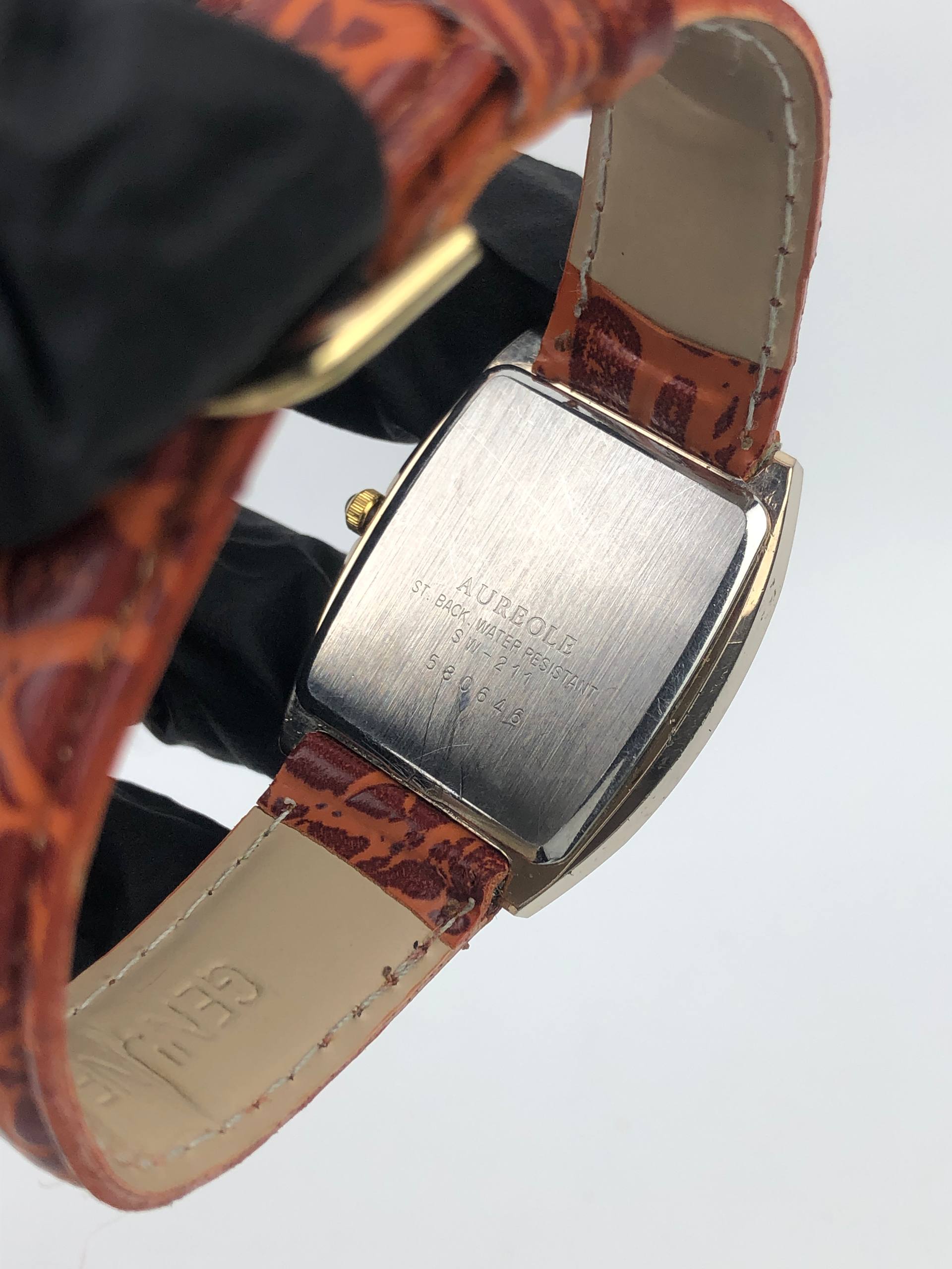 SWISSMADE AUREOLE QUARTZ GOLF TEXTURE DIAL SQUARE CASE - Gambar 8