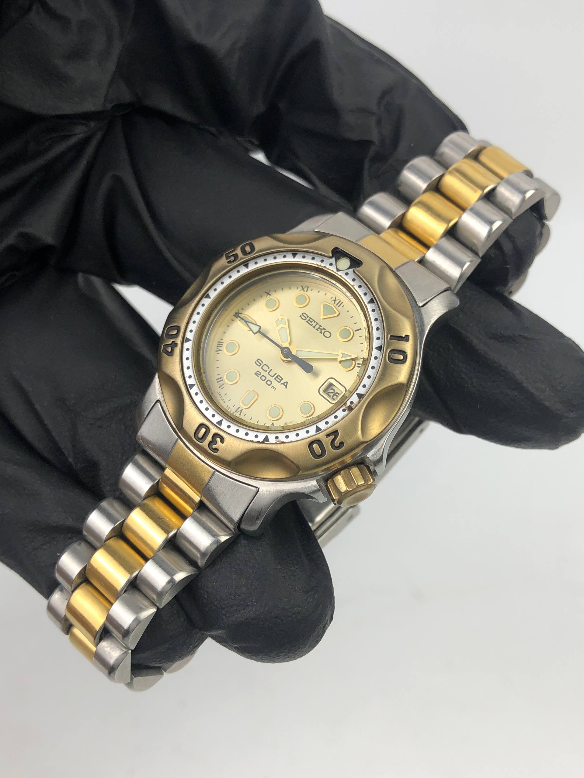 SEIKO 3E25-0A10 DIVER QUARTZ 200M SCUBA LADIES ALL ORIGINAL - Gambar 3