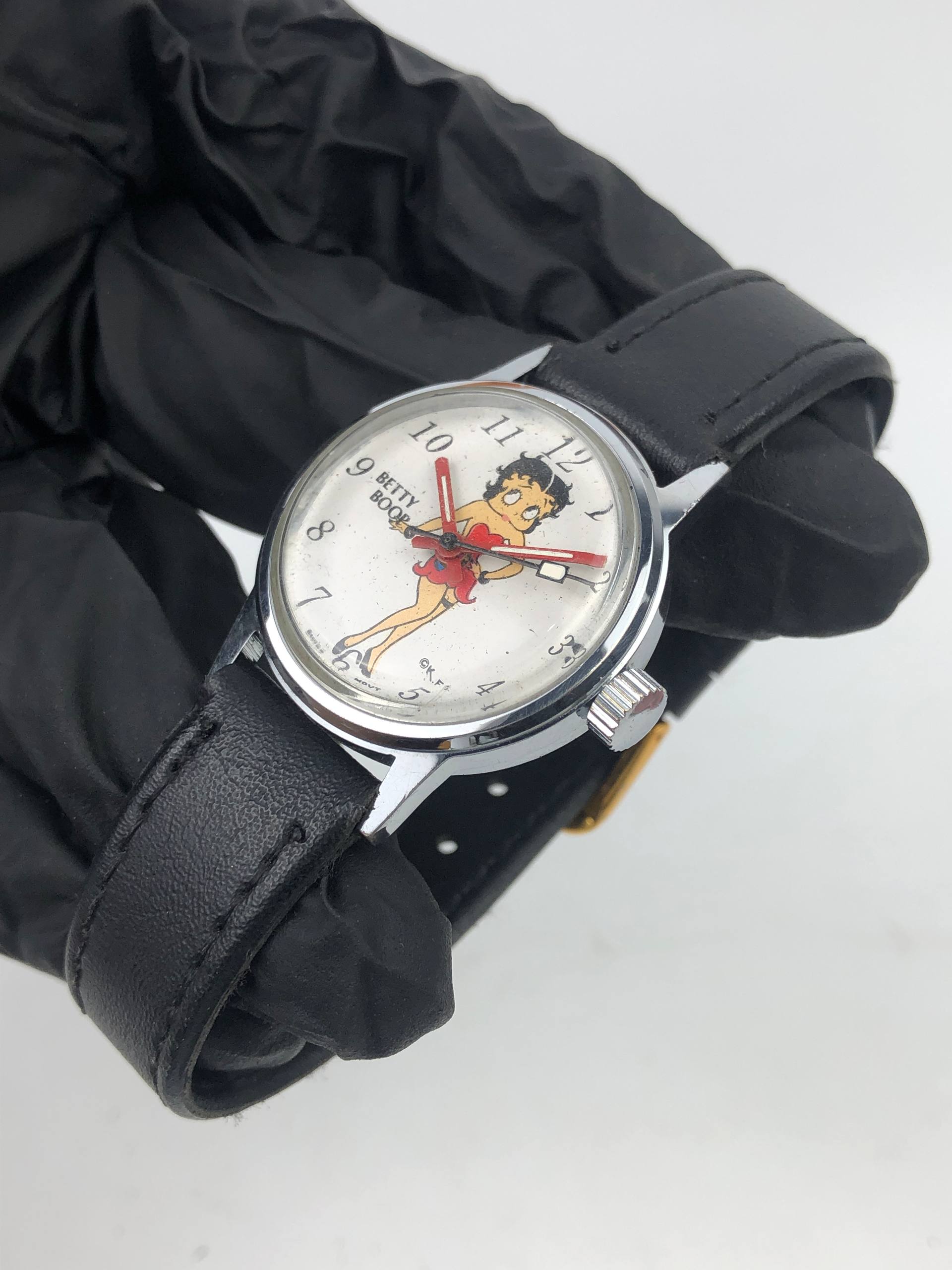 CHARACTER WATCH SWISS MANUAL BEETY BOOR VINTAGE MIDSIZE - Gambar 4