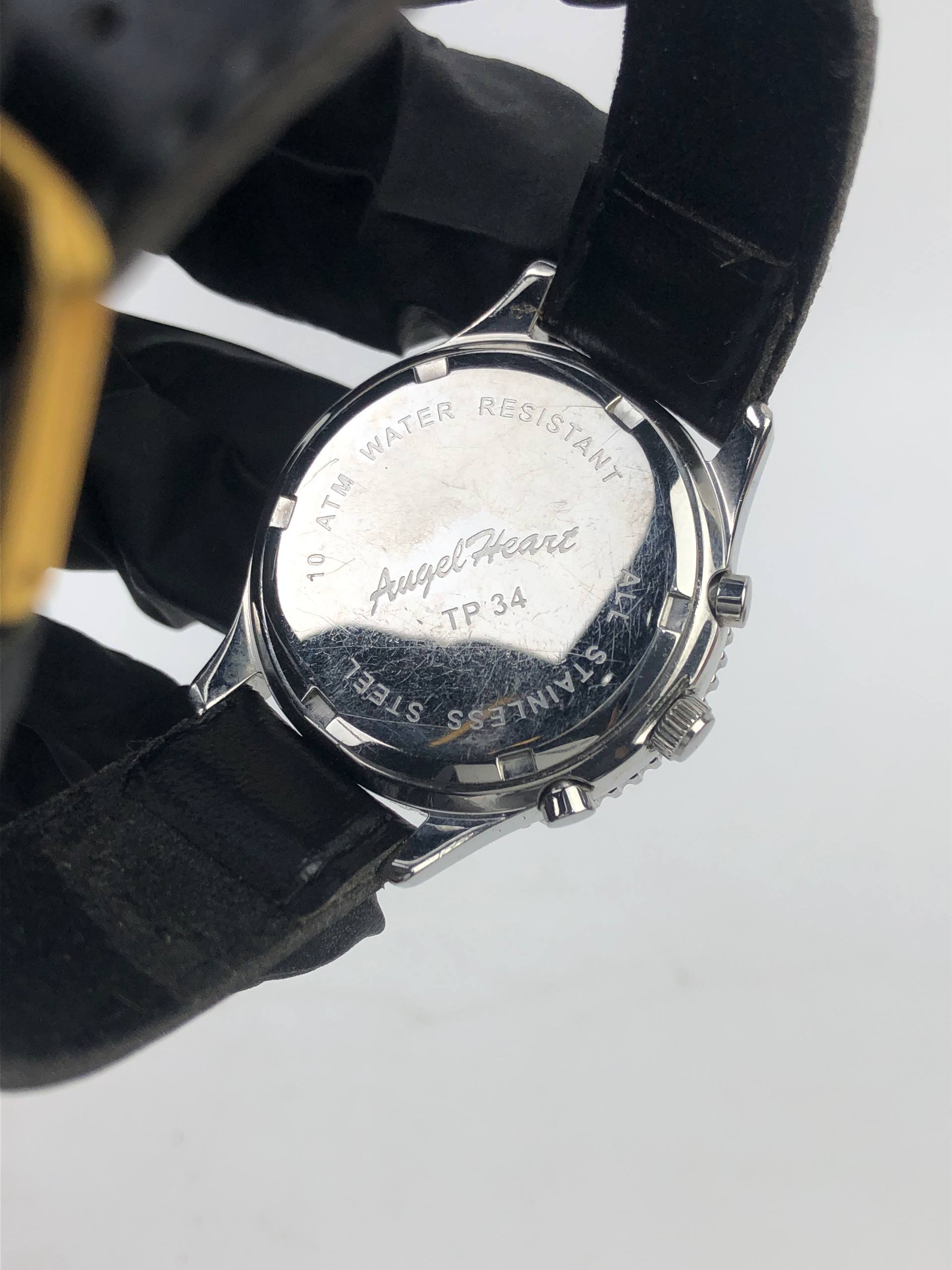 ANGLE HEART TP34 RED DIAMOND BEZEL QUARTZ - Gambar 7