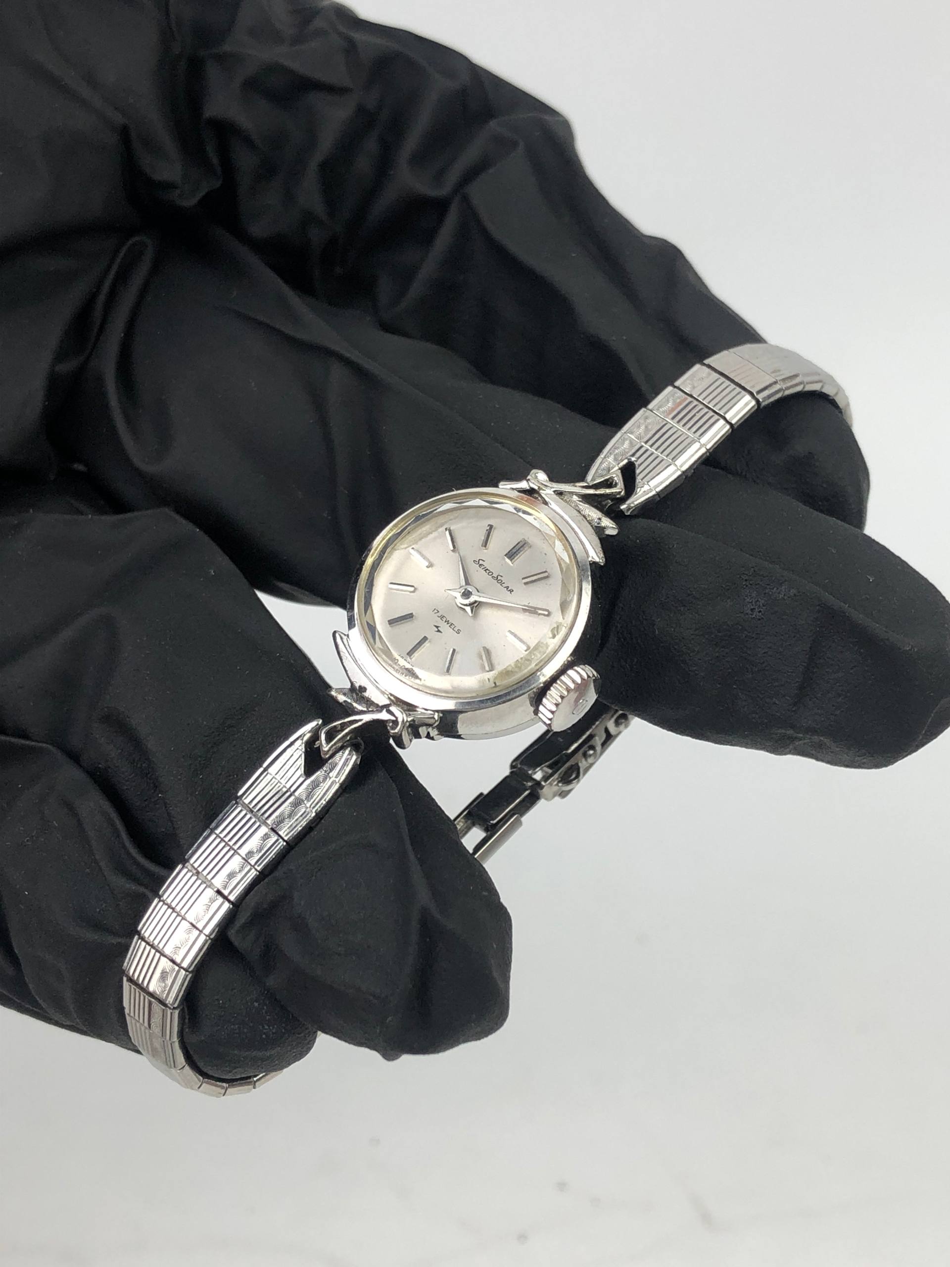 SEIKO SOLAR 10-0570 BANGLE BEAUTIFUL - Gambar 3