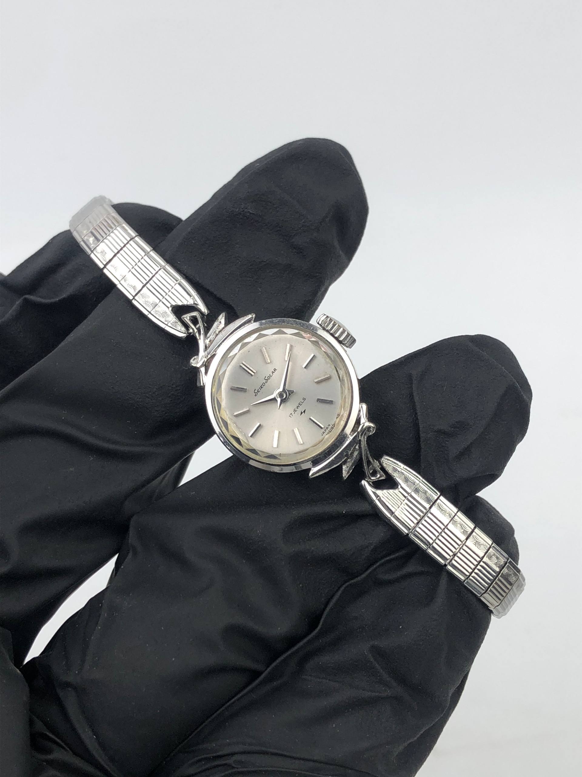 SEIKO SOLAR 10-0570 BANGLE BEAUTIFUL - Gambar 4