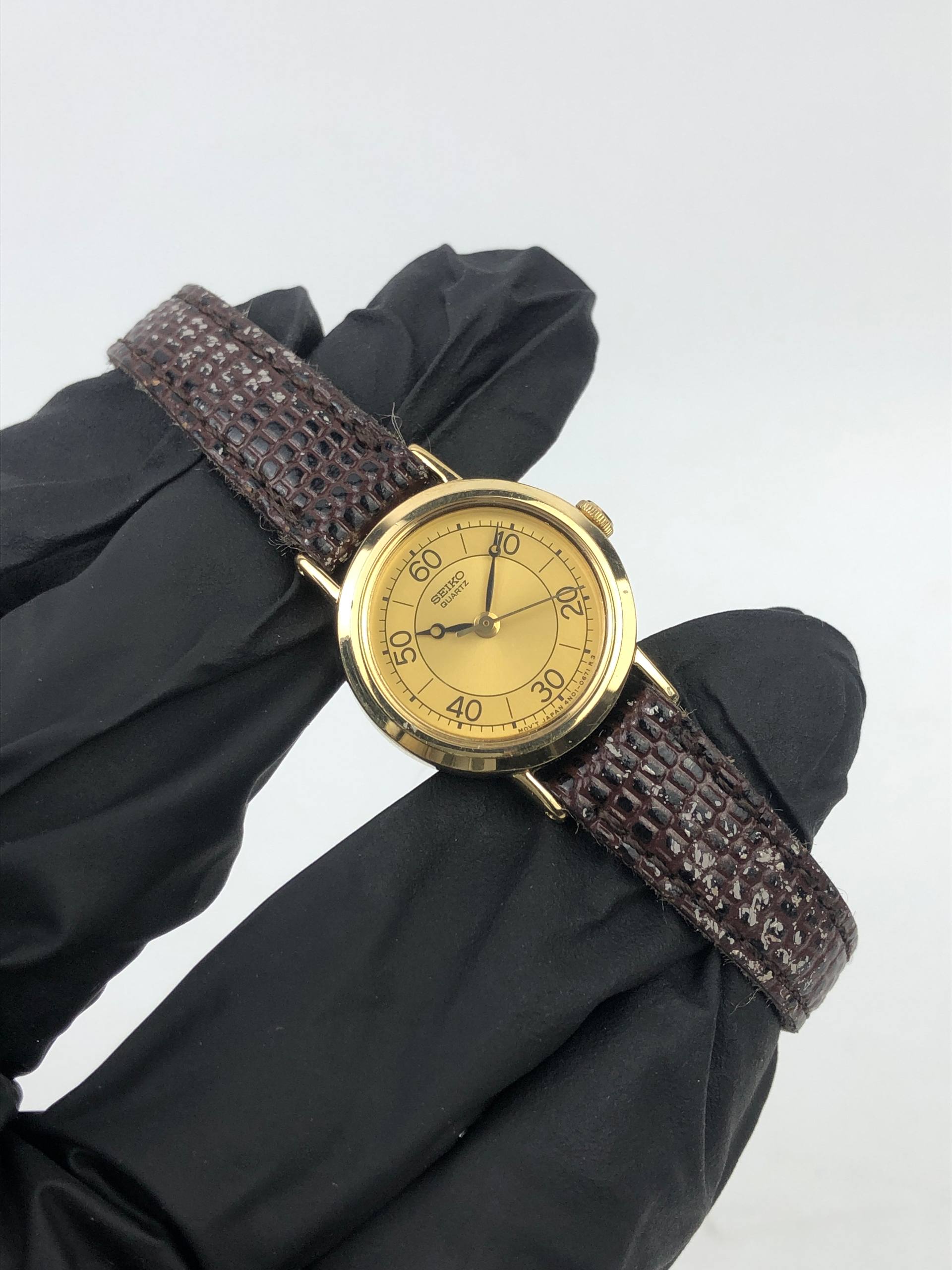 SEIKO 4N01-0301 QUARTZ ALL ORIGINAL - Gambar 4