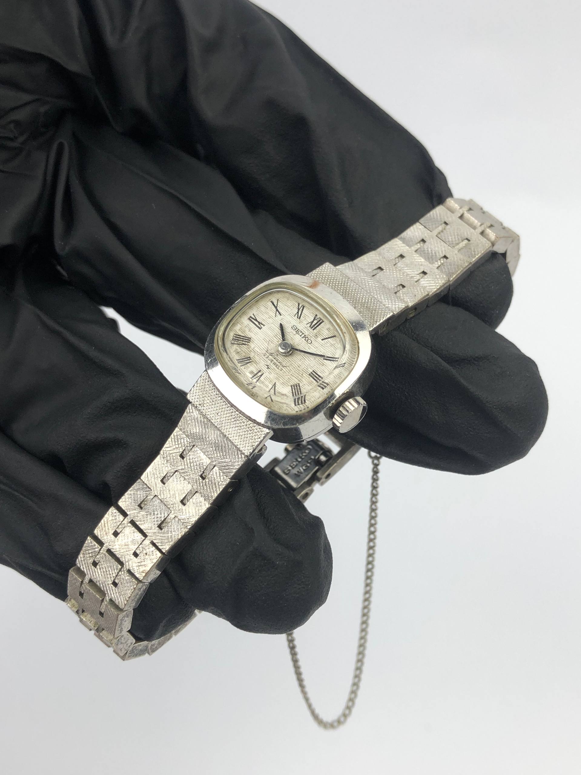 SEIKO KLASIK 1140-7000 TEXTURE CASE LADIES - Gambar 4