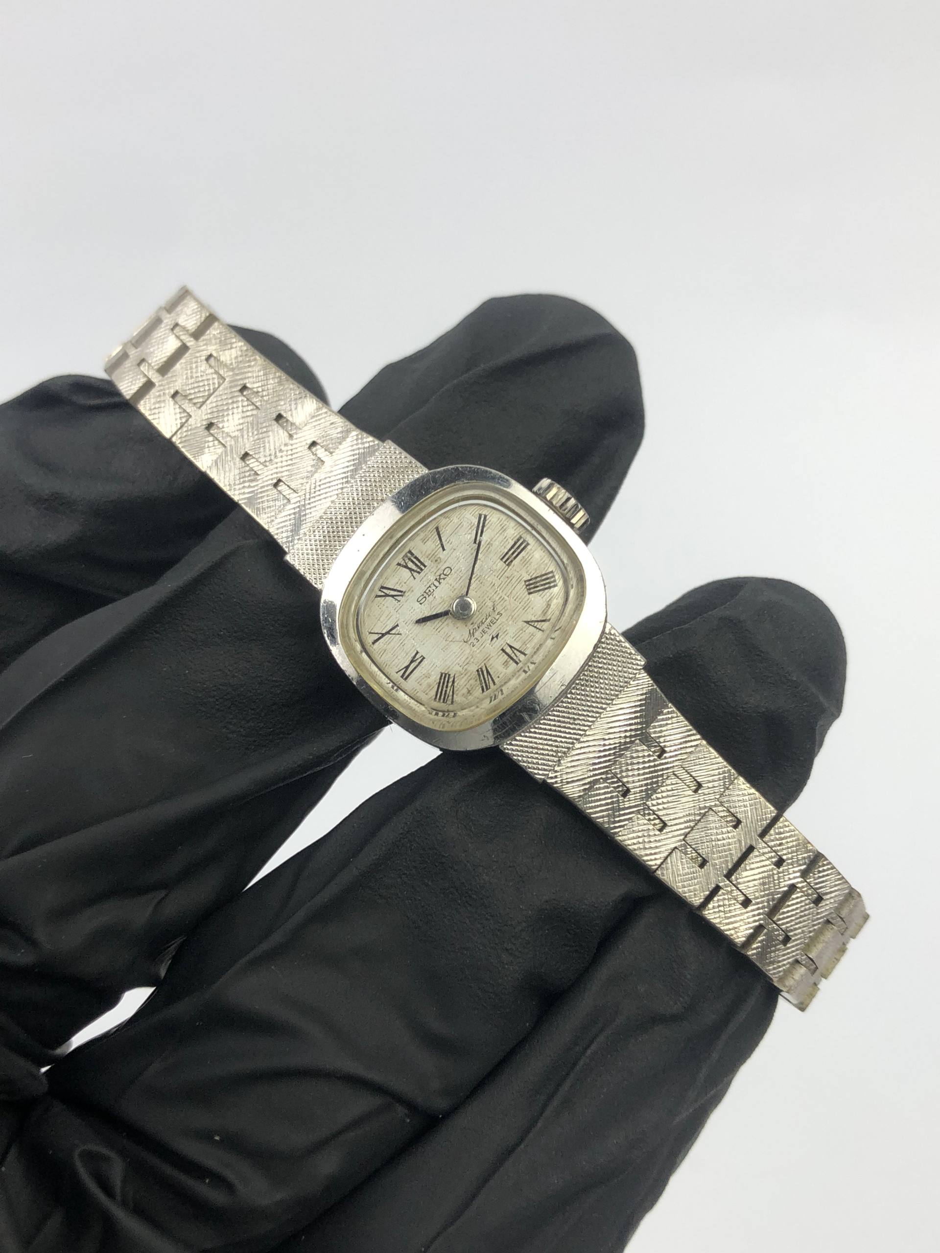 SEIKO KLASIK 1140-7000 TEXTURE CASE LADIES - Gambar 3
