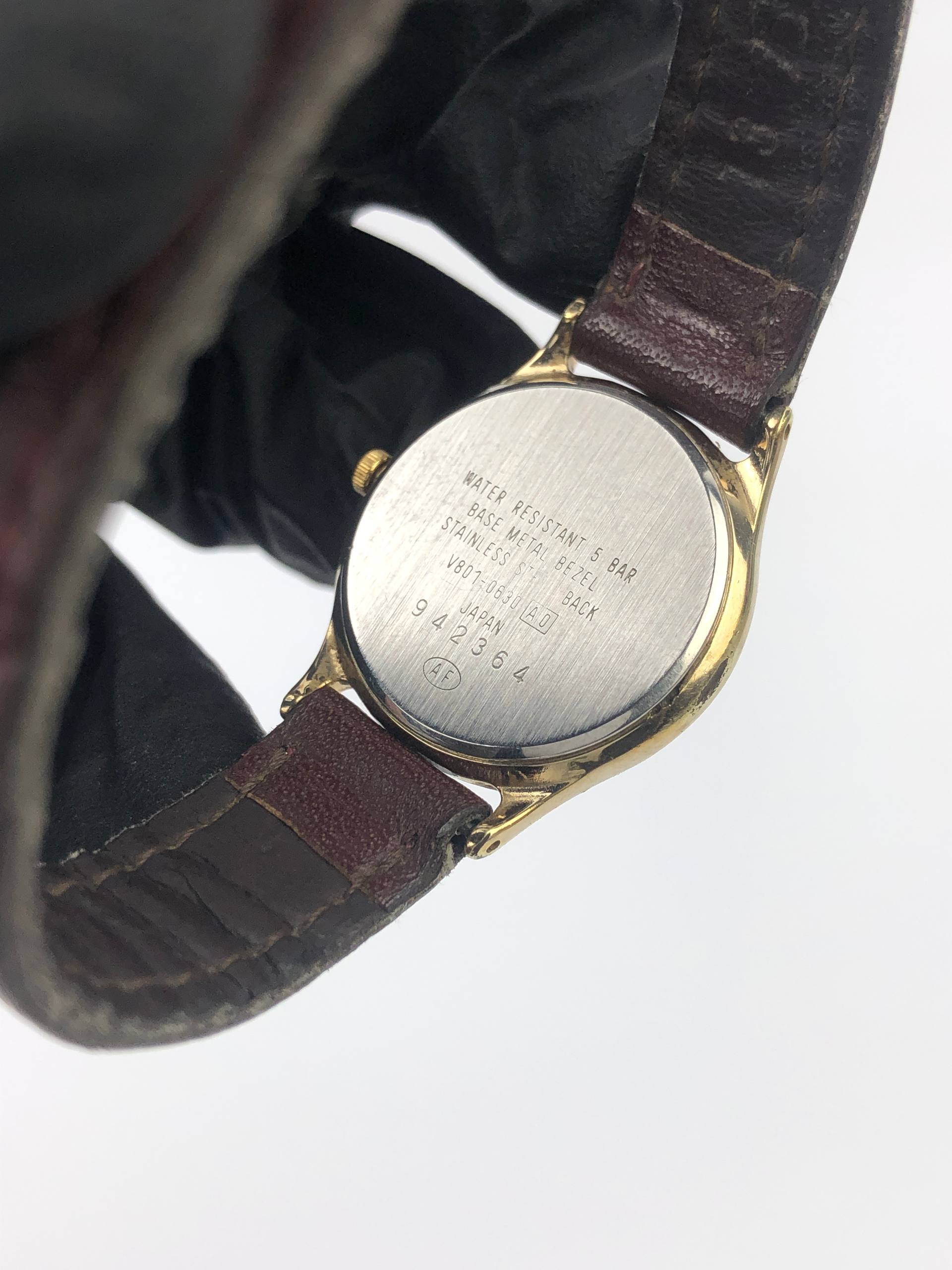 ALBA V801-0630 SUCCES FLUTED BEZEL TEXTURE DIAL - Gambar 7