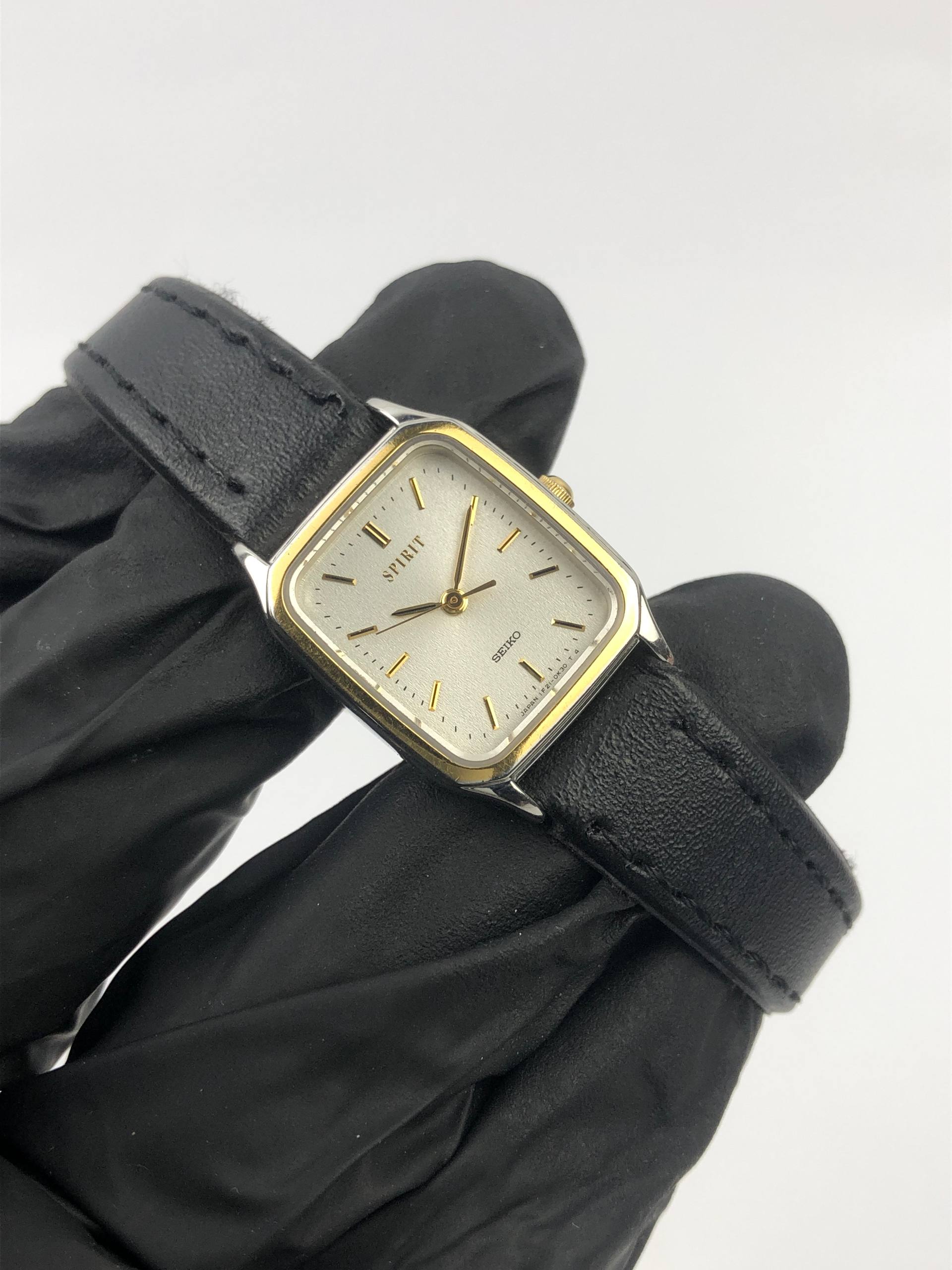 SEIKO 1F21-5B20 QUARTZ SPIRIT LADY TWOTONE TEXTURED DIAL - Gambar 4