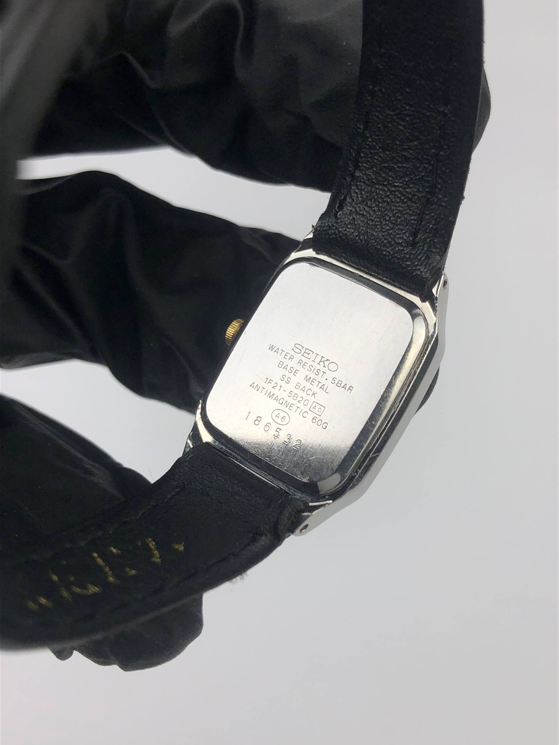 SEIKO 1F21-5B20 QUARTZ SPIRIT LADY TWOTONE TEXTURED DIAL - Gambar 7