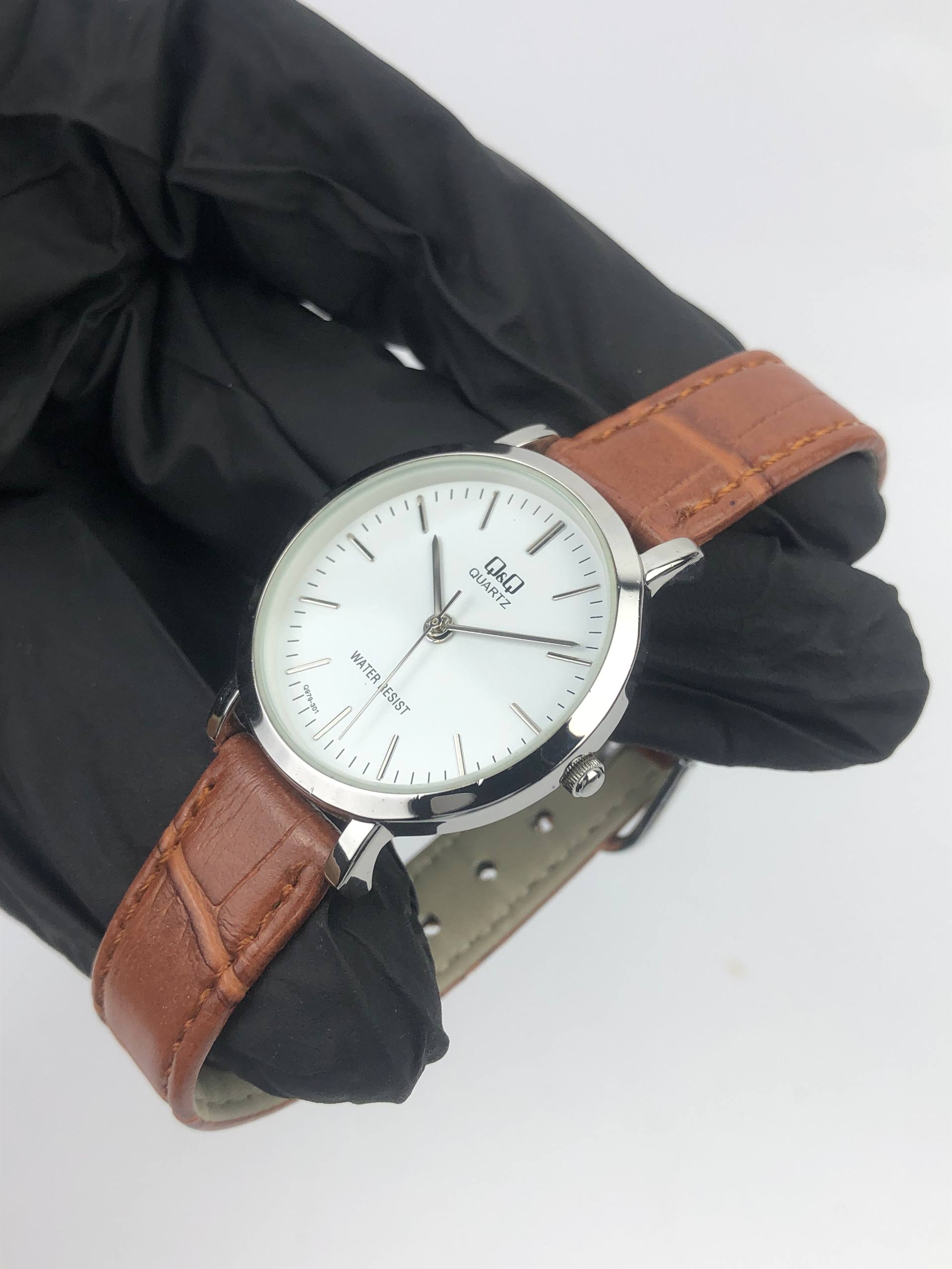 Q&Q JAPAN ANALOG QUARTZ MIDSIZE - Gambar 3