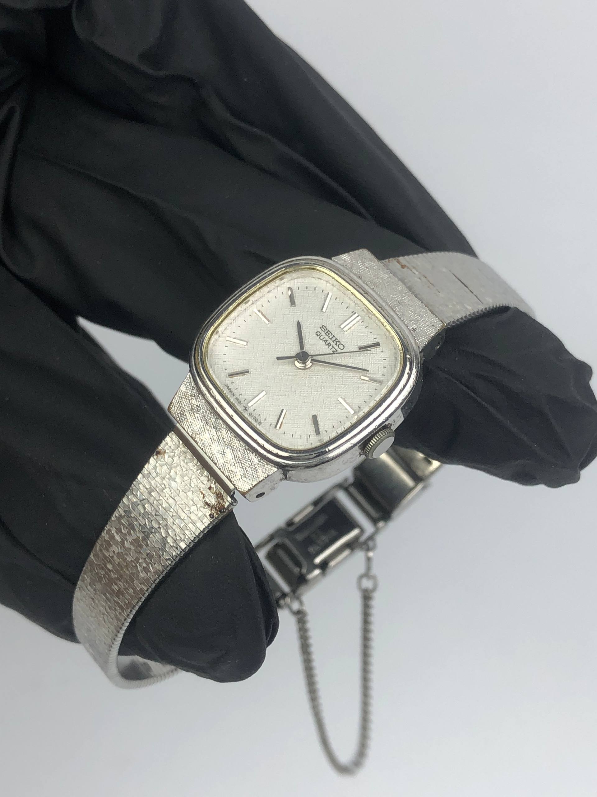 SEIKO 1421-5090 QUARTZ TEXTURE LINEN DIAL PALADIUM - Gambar 3