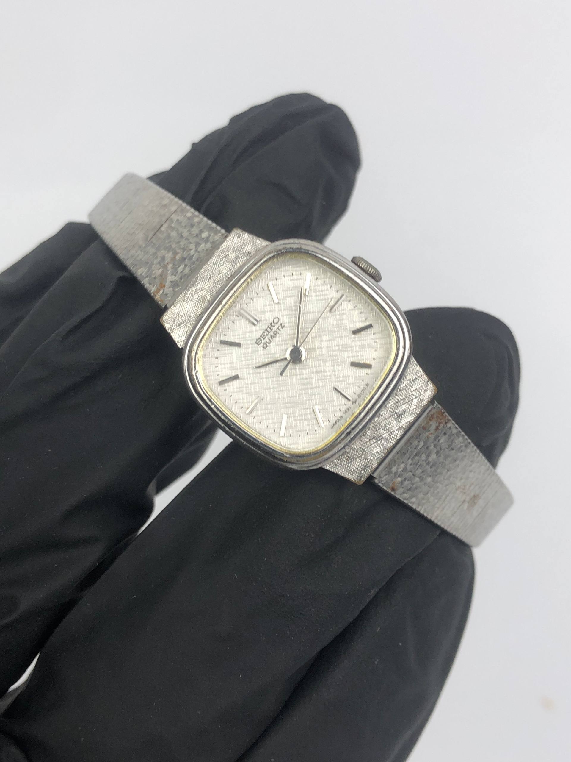 SEIKO 1421-5090 QUARTZ TEXTURE LINEN DIAL PALADIUM - Gambar 4