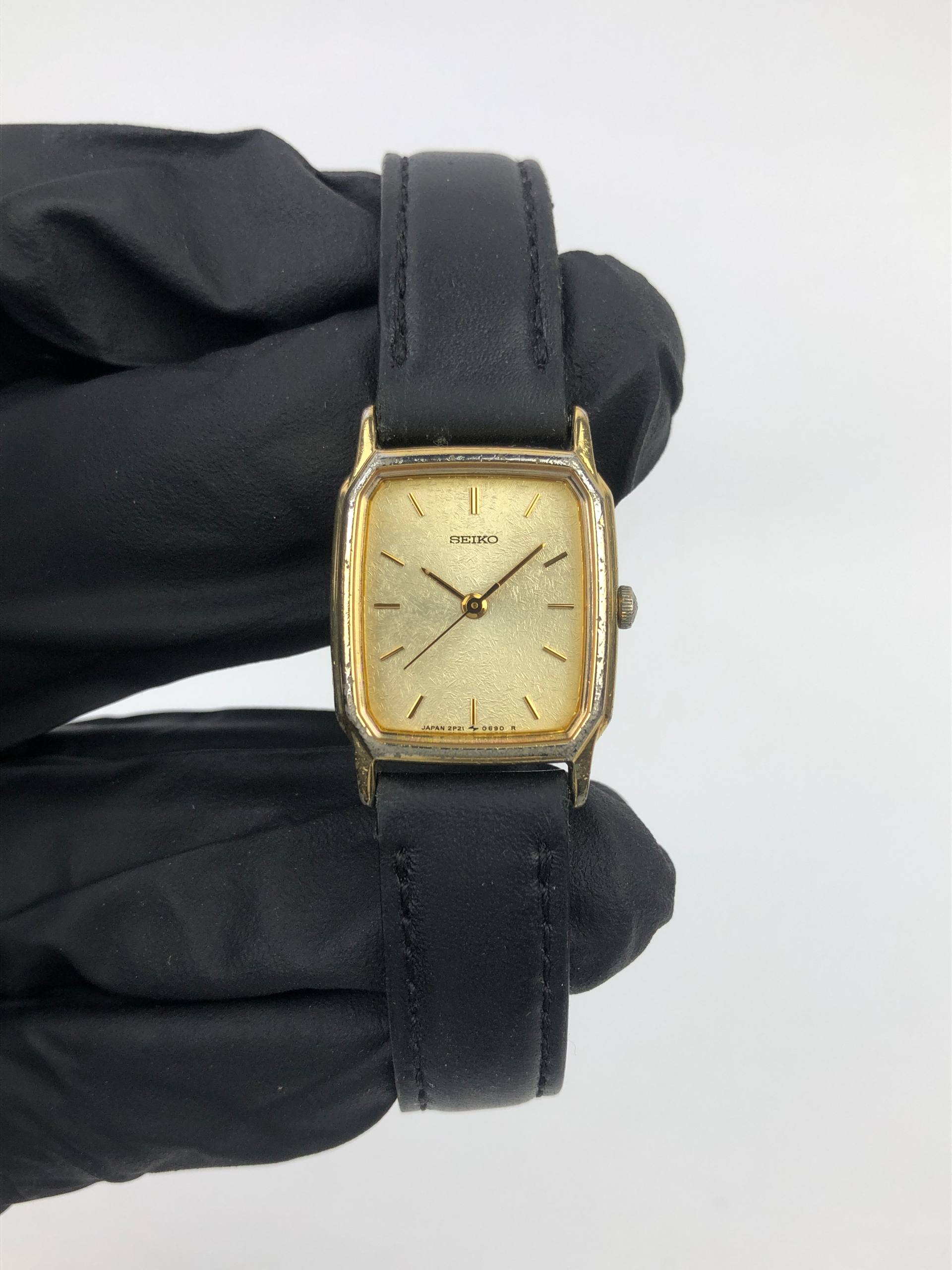 SEIKO TANK LADIES CAL 2P21 QUARTZ SNOWFLAKE DIAL - Gambar 2