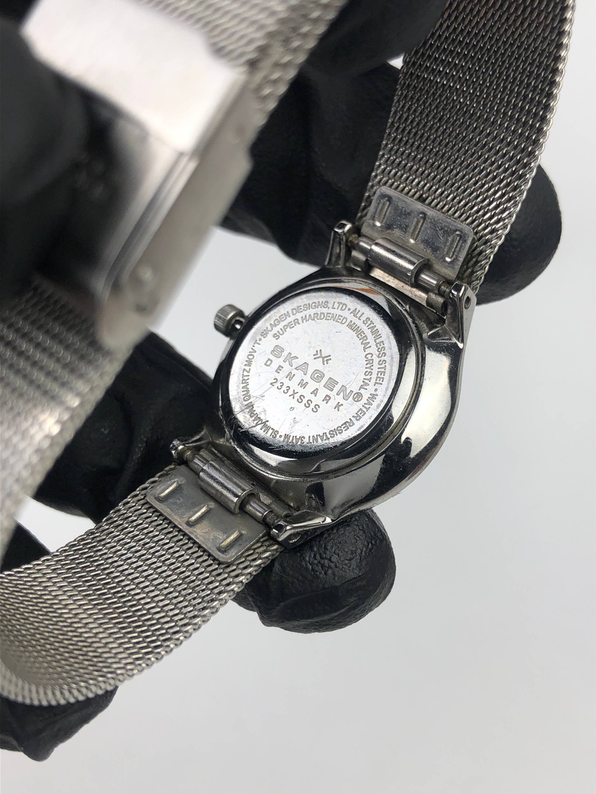SKAGEN DENMARK LADIES MOTHER OF PEARL DIAL MESH BRACELET WATCH - Gambar 8