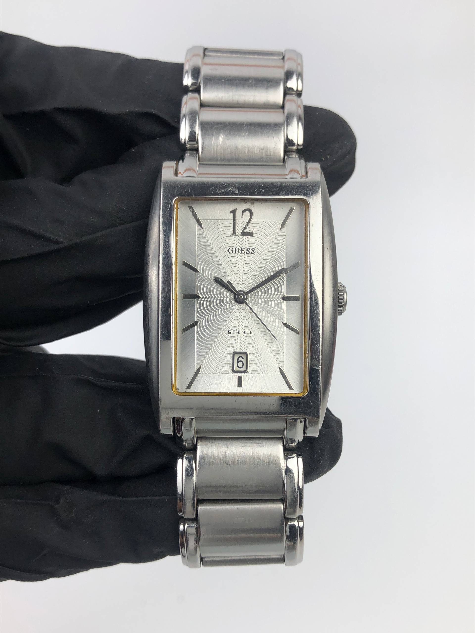 GUESS STEEL RECTANGULAR SILVER GUILLOCHE DIAL DATE QUARTZ WATCH - Gambar 2