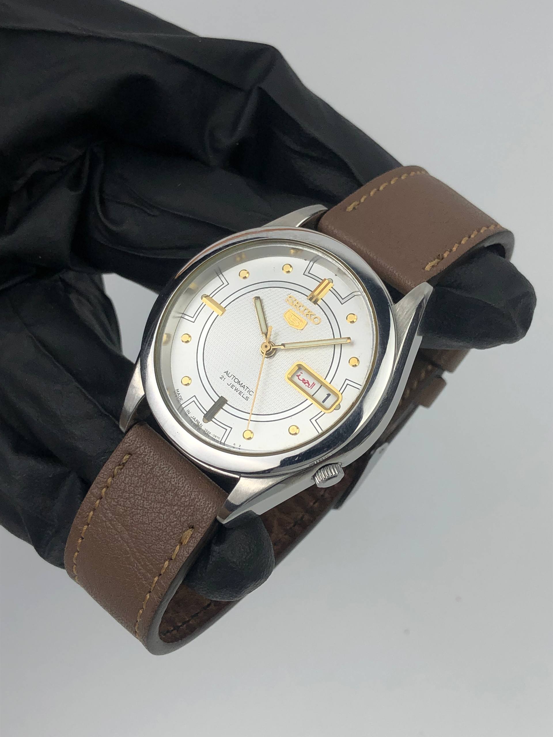 SEIKO 5 AUTOMATIC 21 JEWELS 7S26-0970 MADE IN JAPAN SILVER GUILLOCHÉ DIAL - Gambar 3