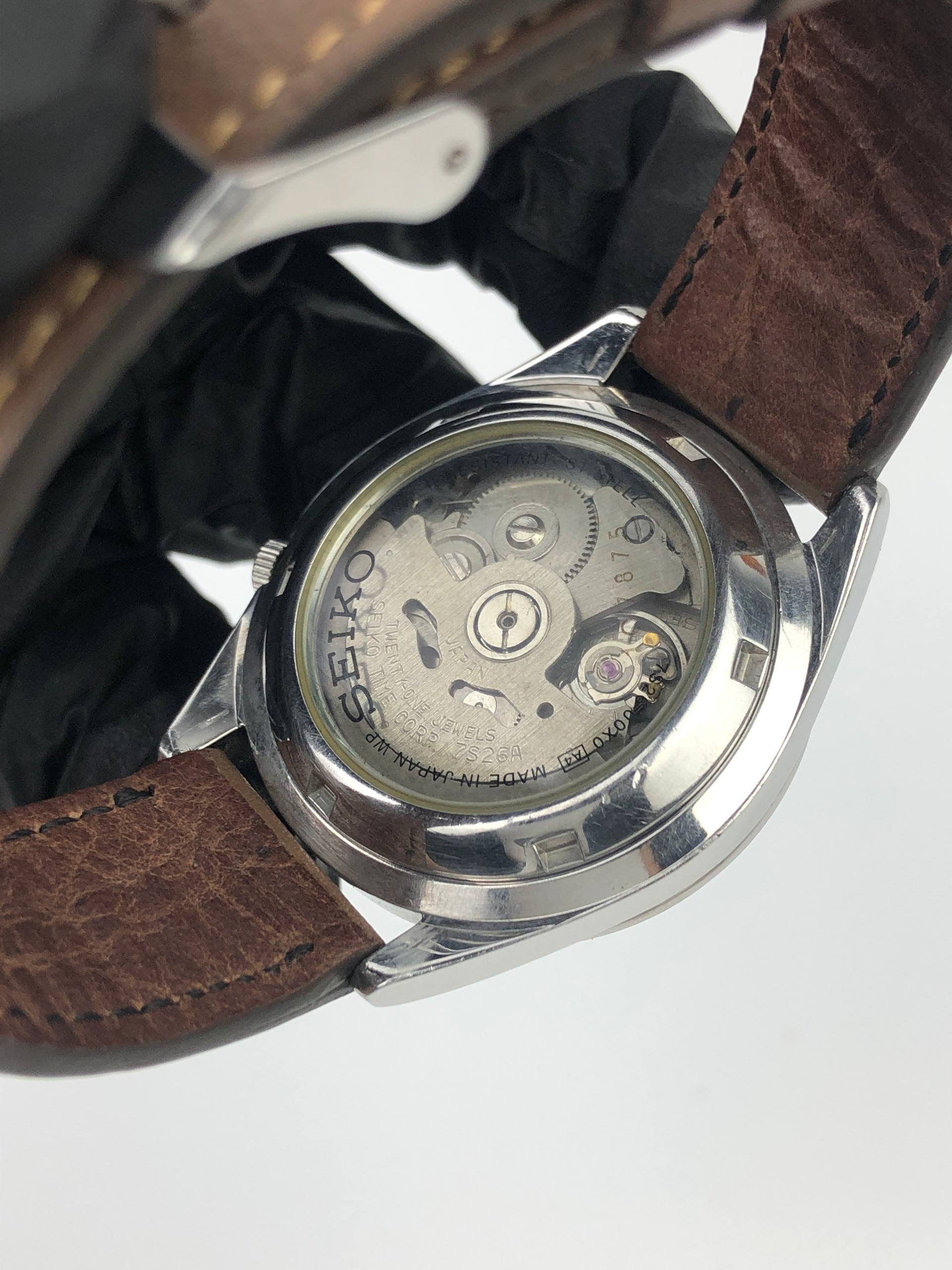 SEIKO 5 AUTOMATIC 21 JEWELS 7S26-0970 MADE IN JAPAN SILVER GUILLOCHÉ DIAL - Gambar 7
