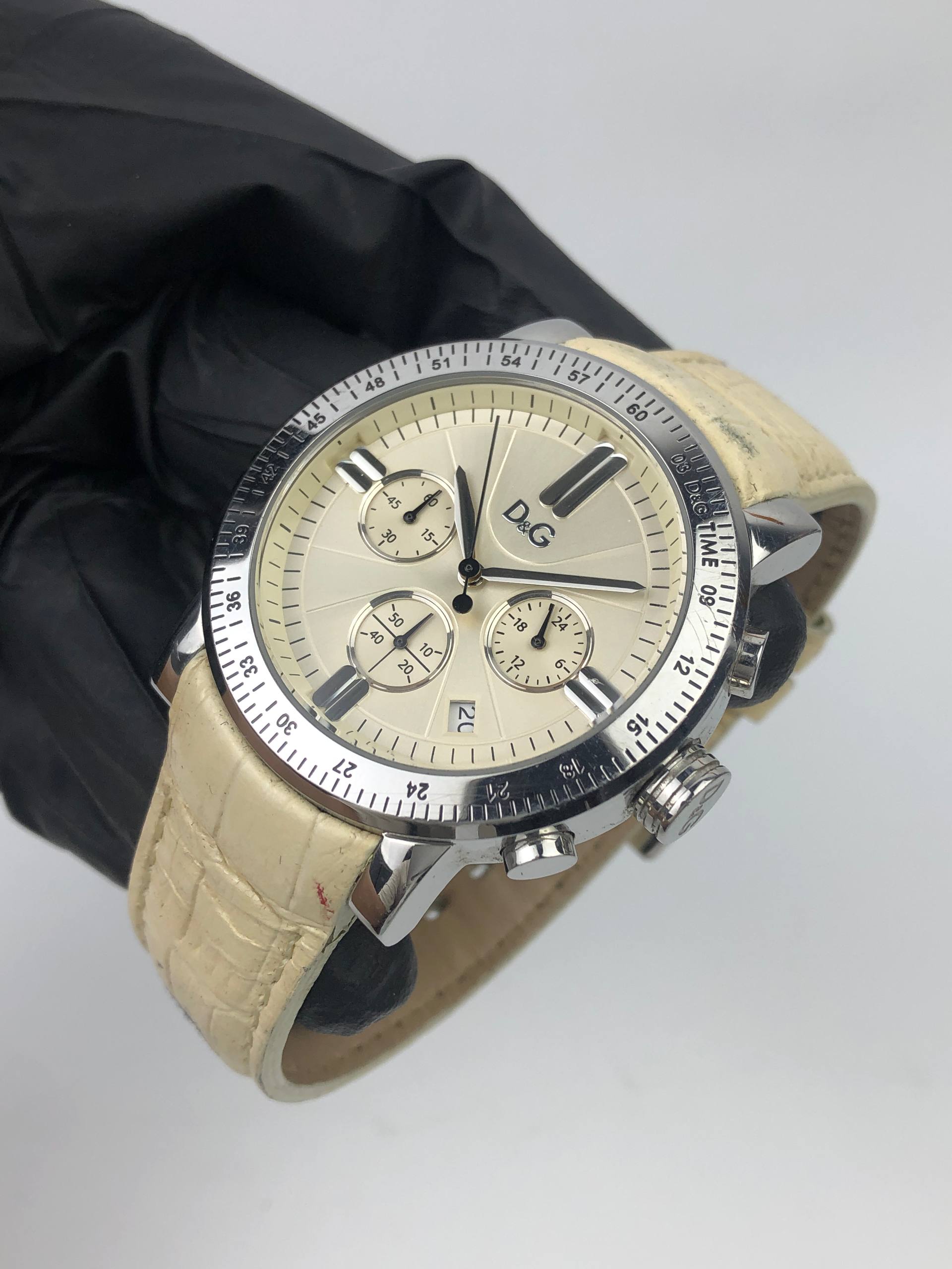 D&G CHRONOGRAPH QUARTZ CHAMPAGNE DIAL STAINLESS STEEL ORIGINAL - Gambar 3