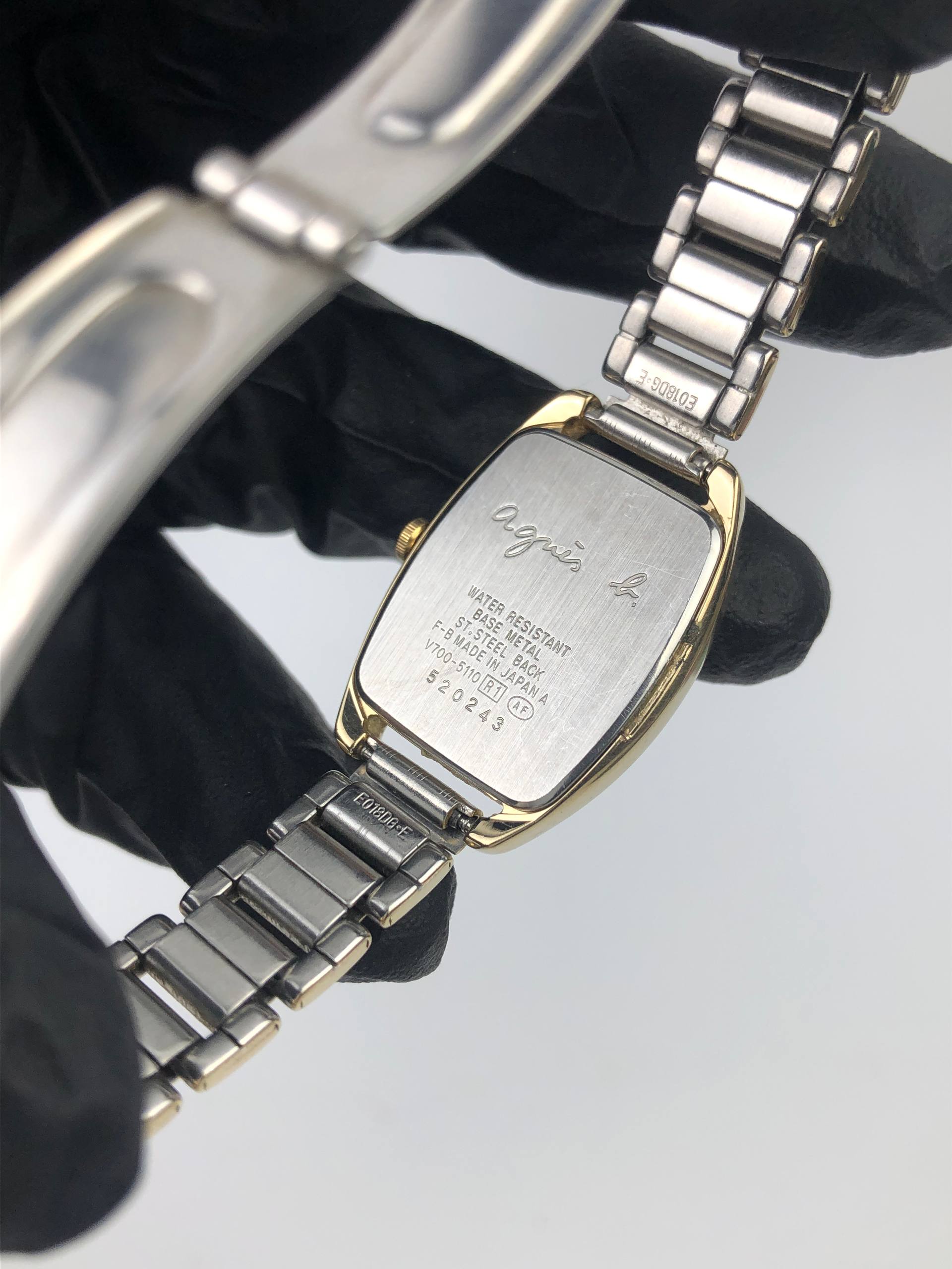 AGNÈS B. V700-9110 TONNEAU CHAMPAGNE DIAL TWO TONE QUARTZ JAPAN ORIGINAL - Gambar 7