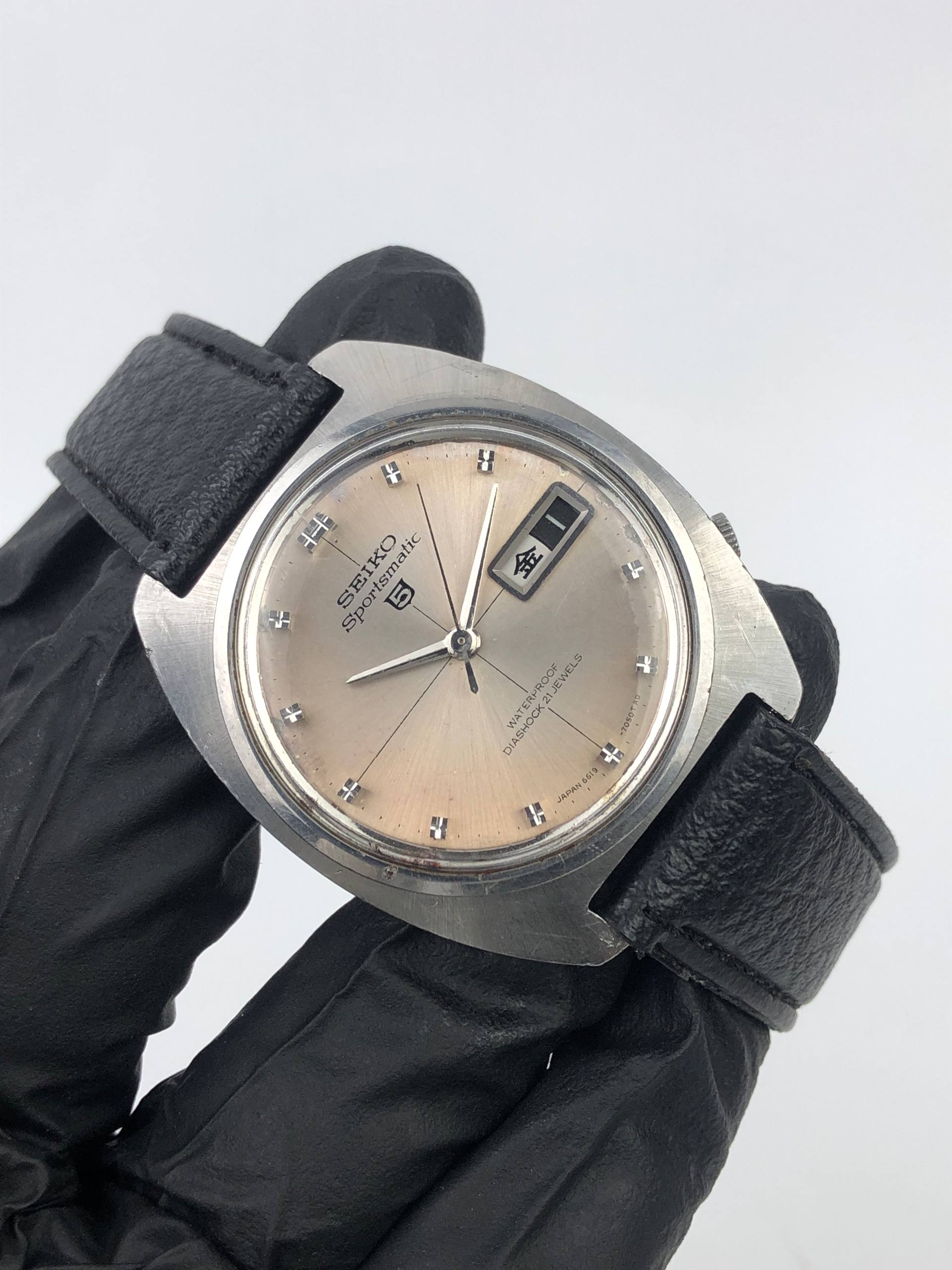 SEIKO 5 SPORTSMATIC 6619-7000 AUTOMATIC 21 JEWELS CHAMPAGNE DIAL DOLPHIN MEDALLION JAPAN ORIGINAL - Gambar 4