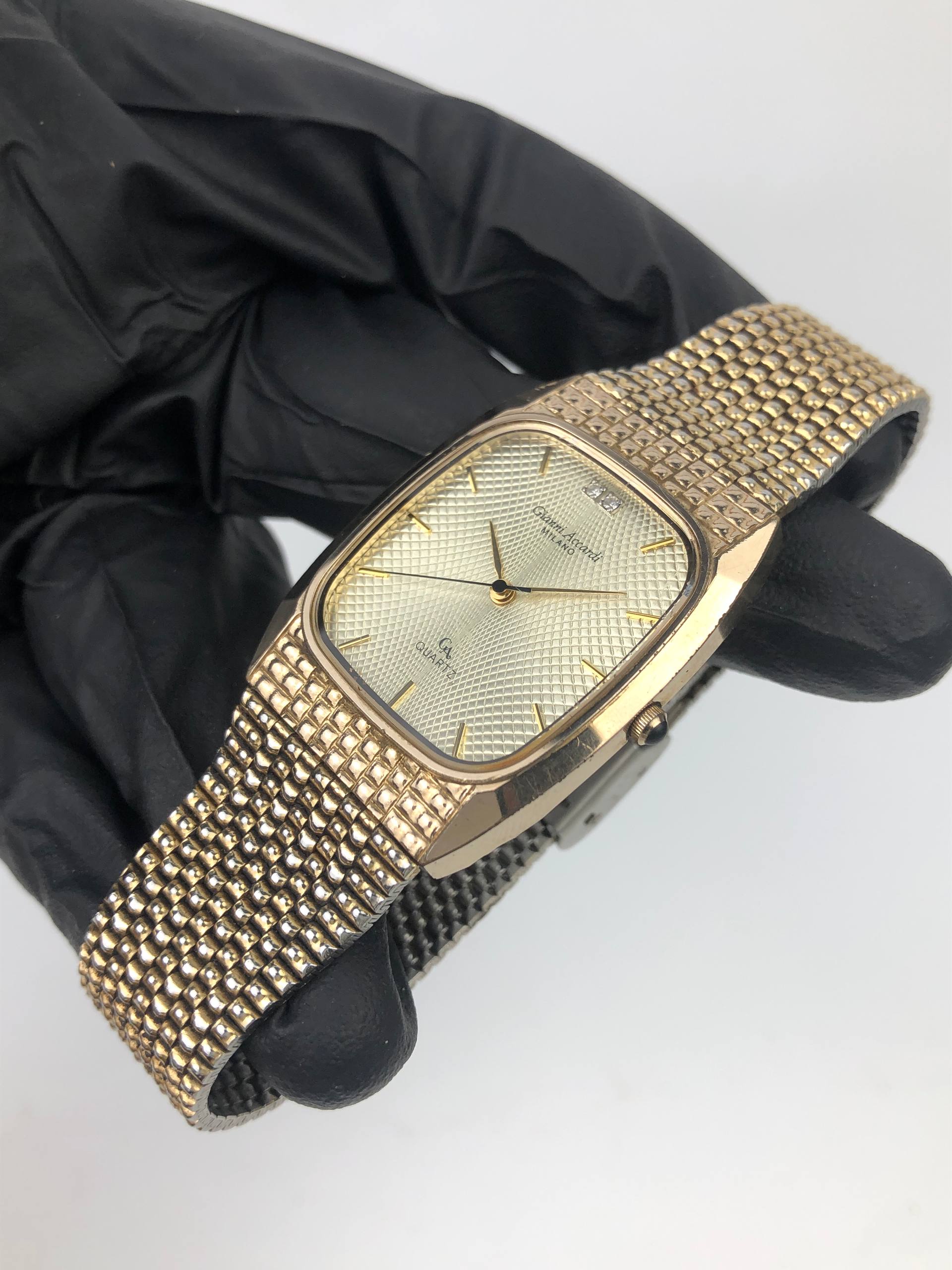 GIANNI ACCORDI GA QUARTZ GUILLOCHE CHAMPAGNE DIAL INTEGRATED MESH BRACELET - Gambar 3