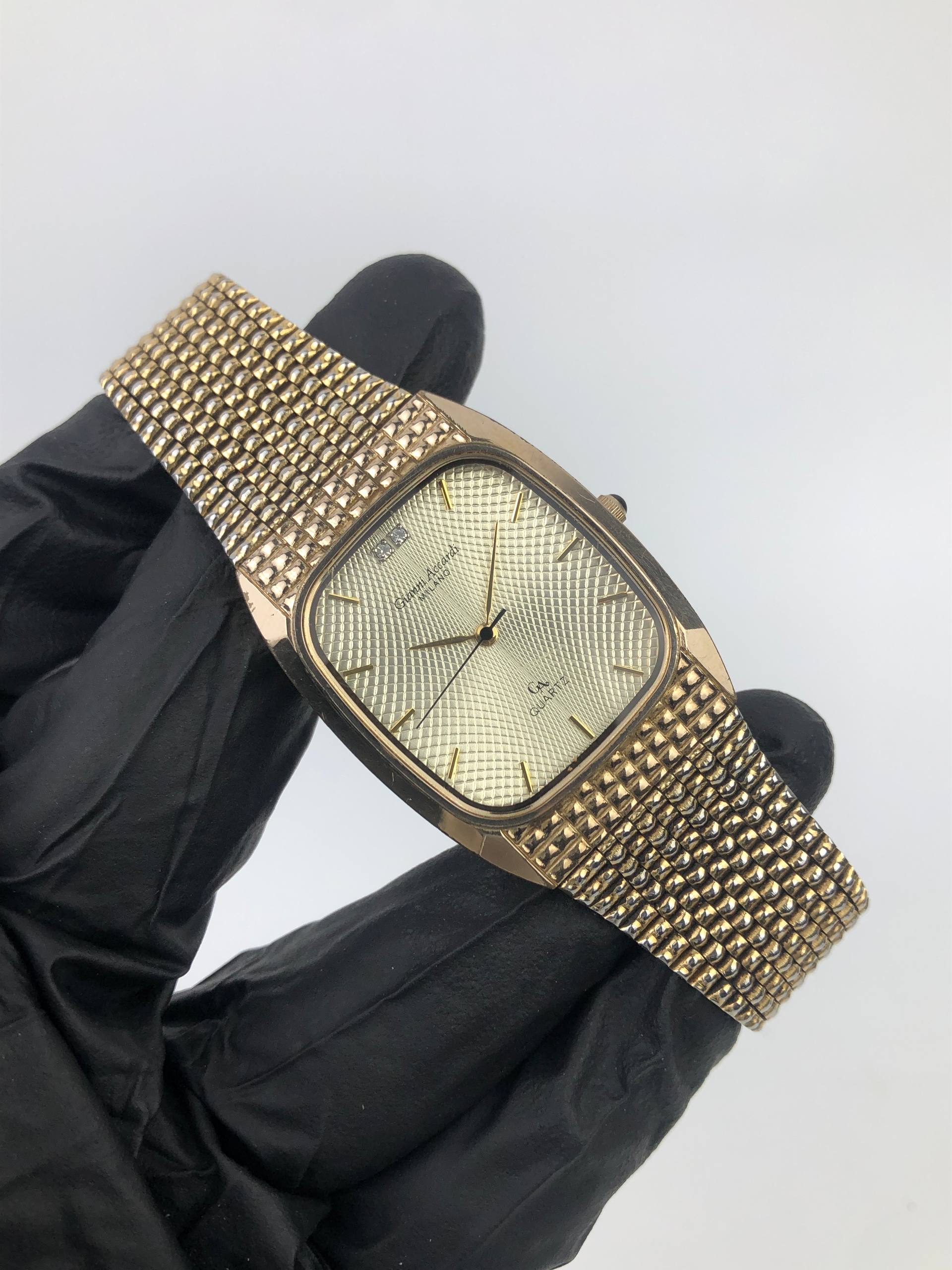 GIANNI ACCORDI GA QUARTZ GUILLOCHE CHAMPAGNE DIAL INTEGRATED MESH BRACELET - Gambar 4