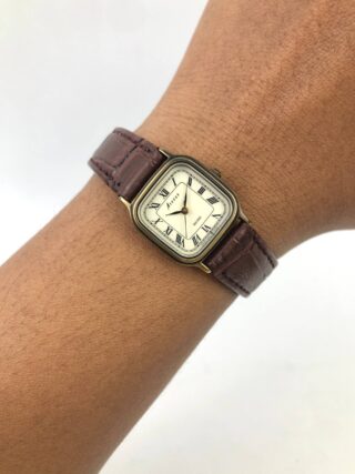 SEIKO AVENUE 2P21 5D80-2221 QUARTZ ROMAN DIAL TANK LADIES
