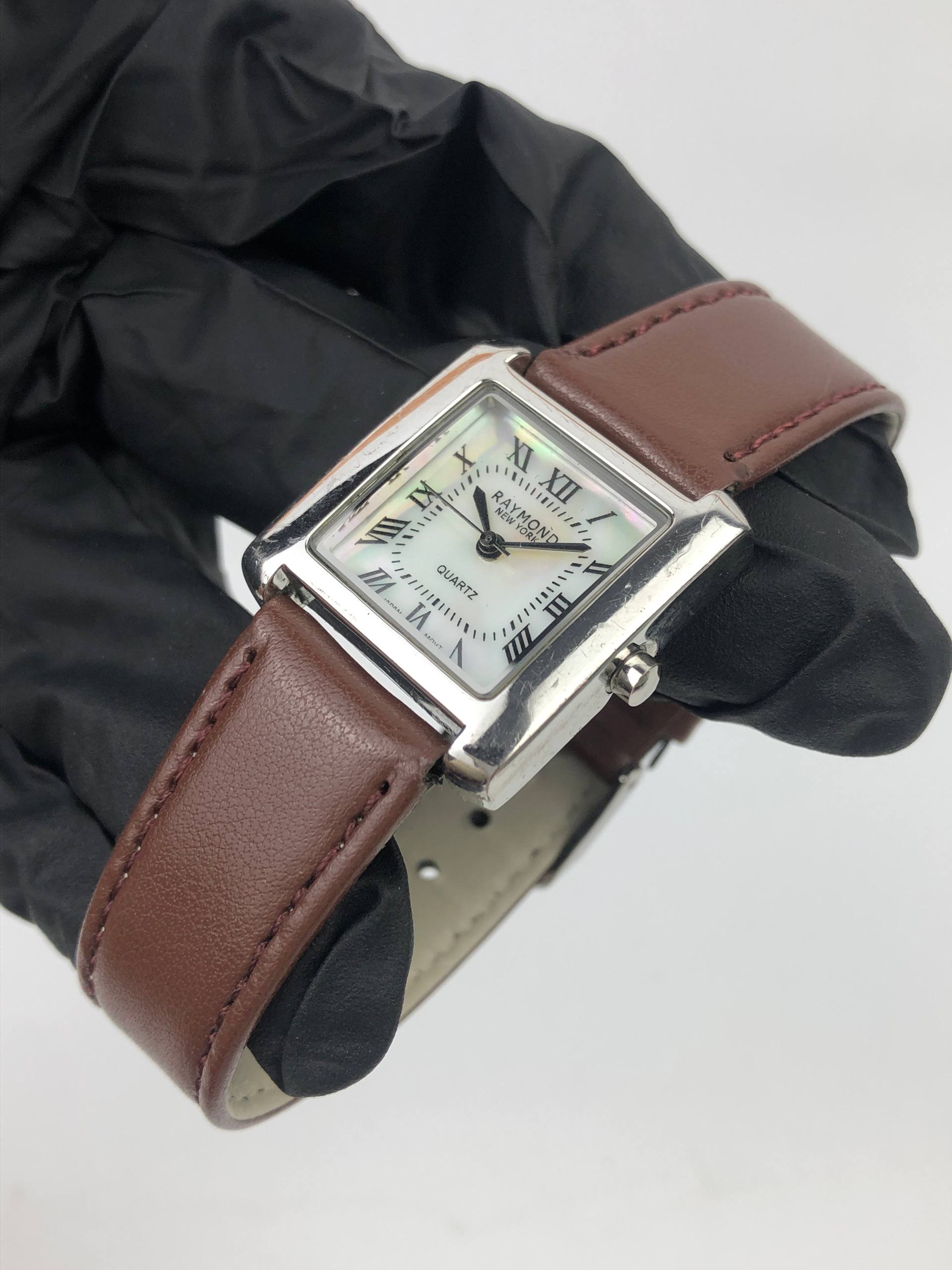 RAYMOND NEW YORK QUARTZ ROMAN DIAL RECTANGULAR LADIES DRESS WATCH - Gambar 4